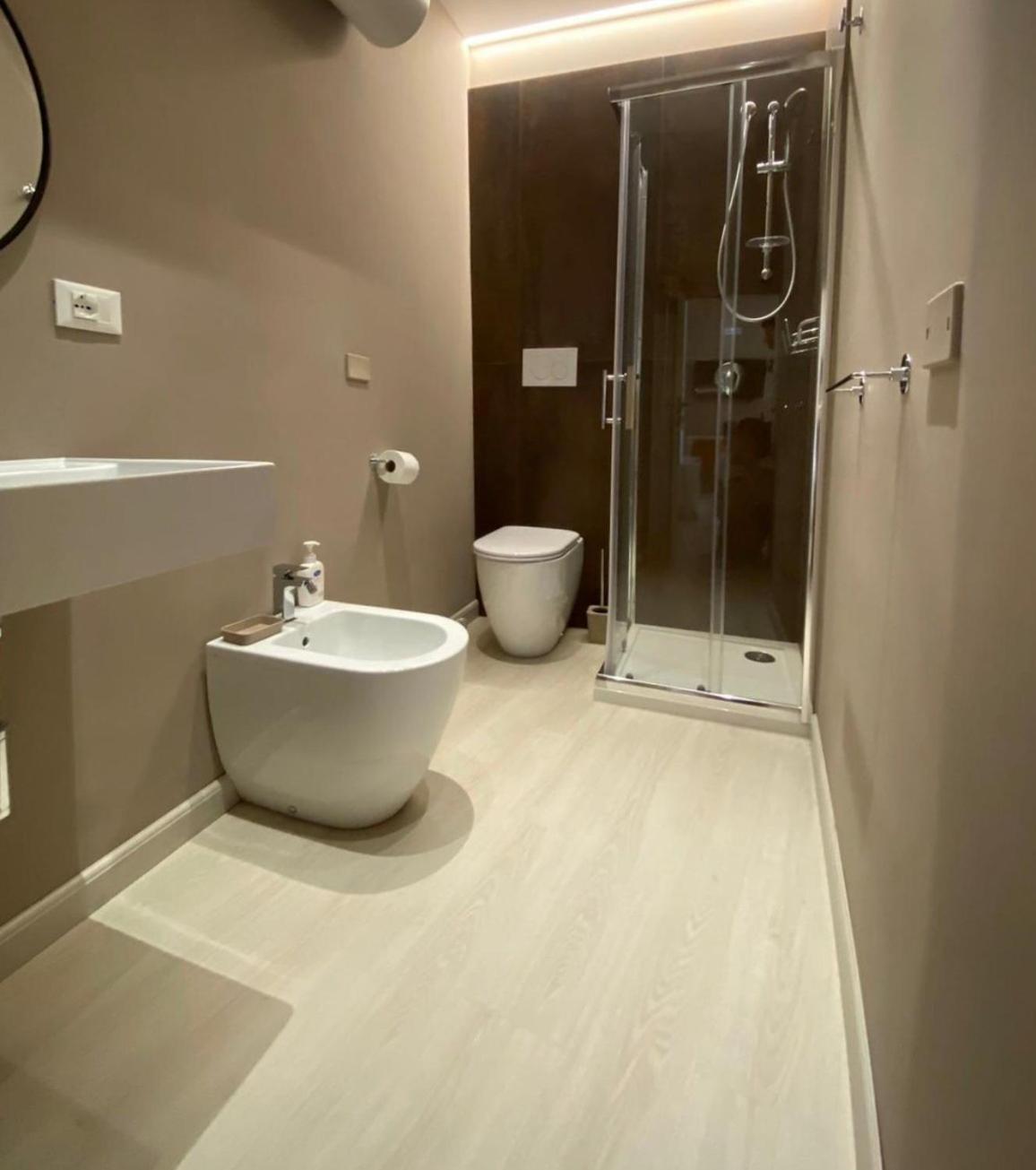 Double Room - Photo 10