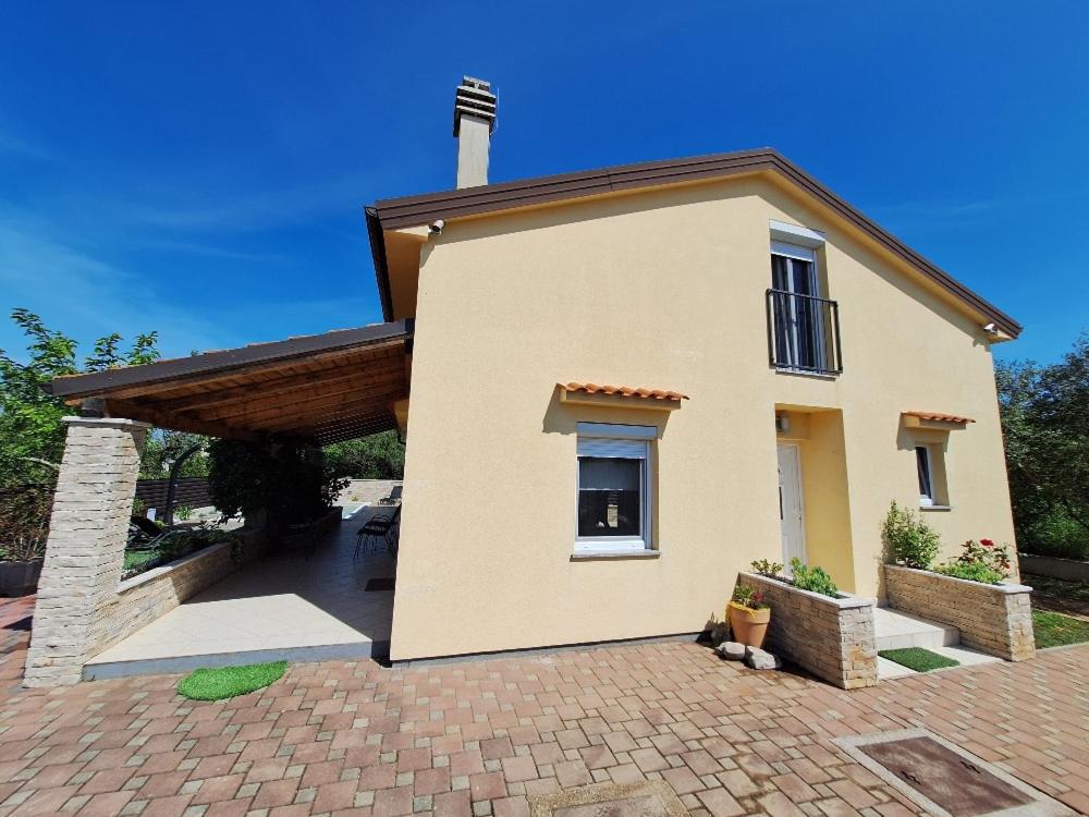 Villa photo 3