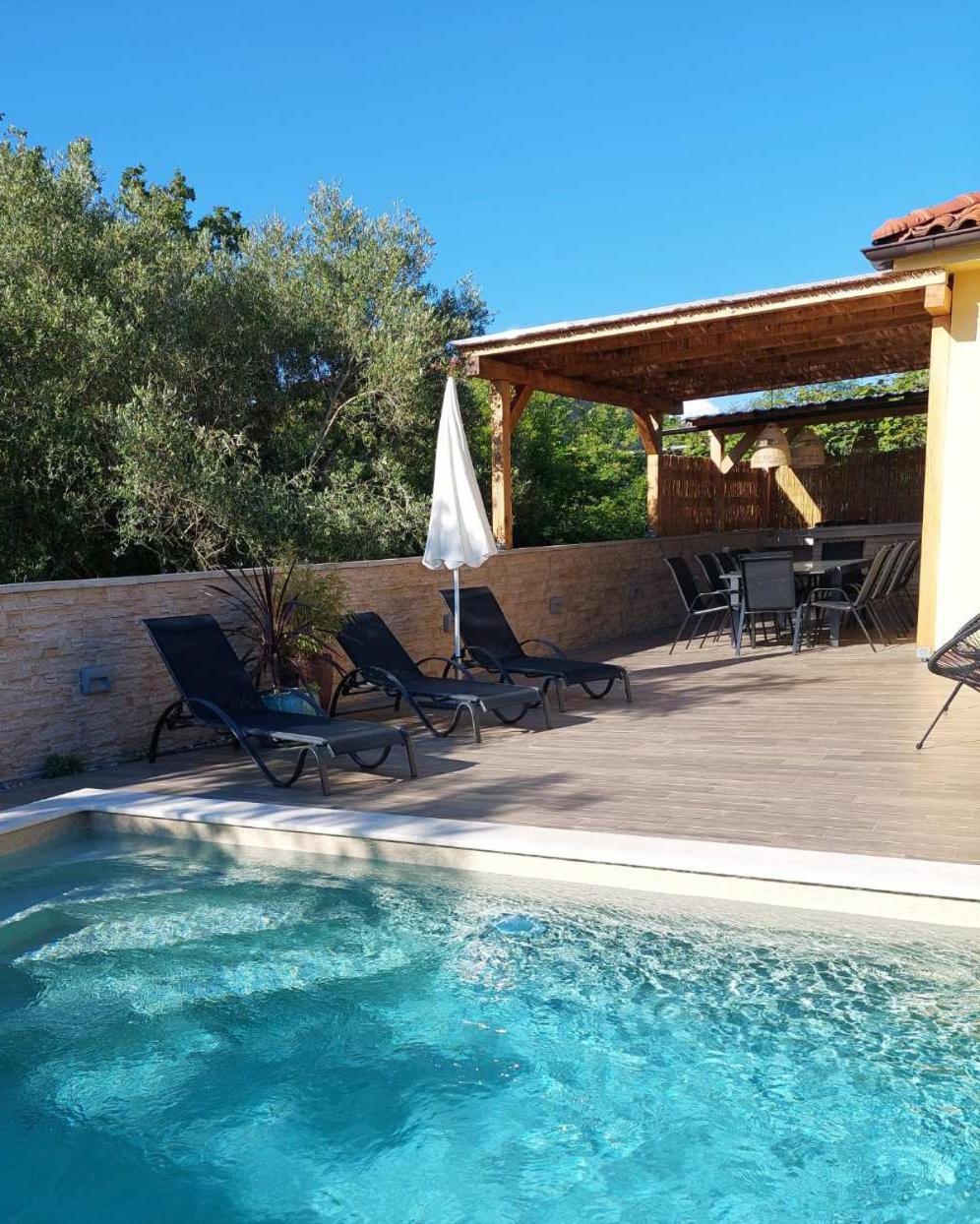 Villa photo 2