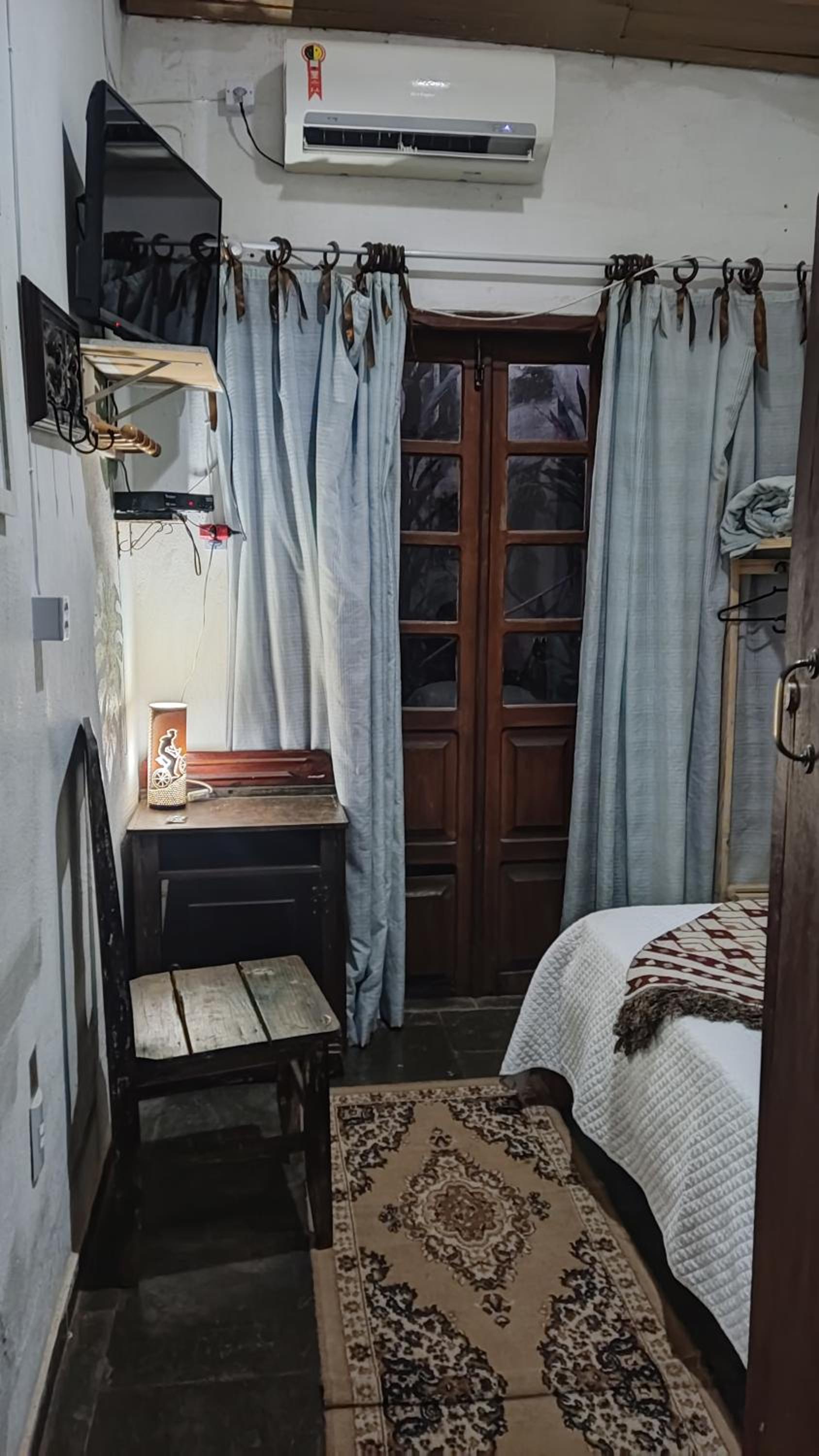 Small Single Room photo 3