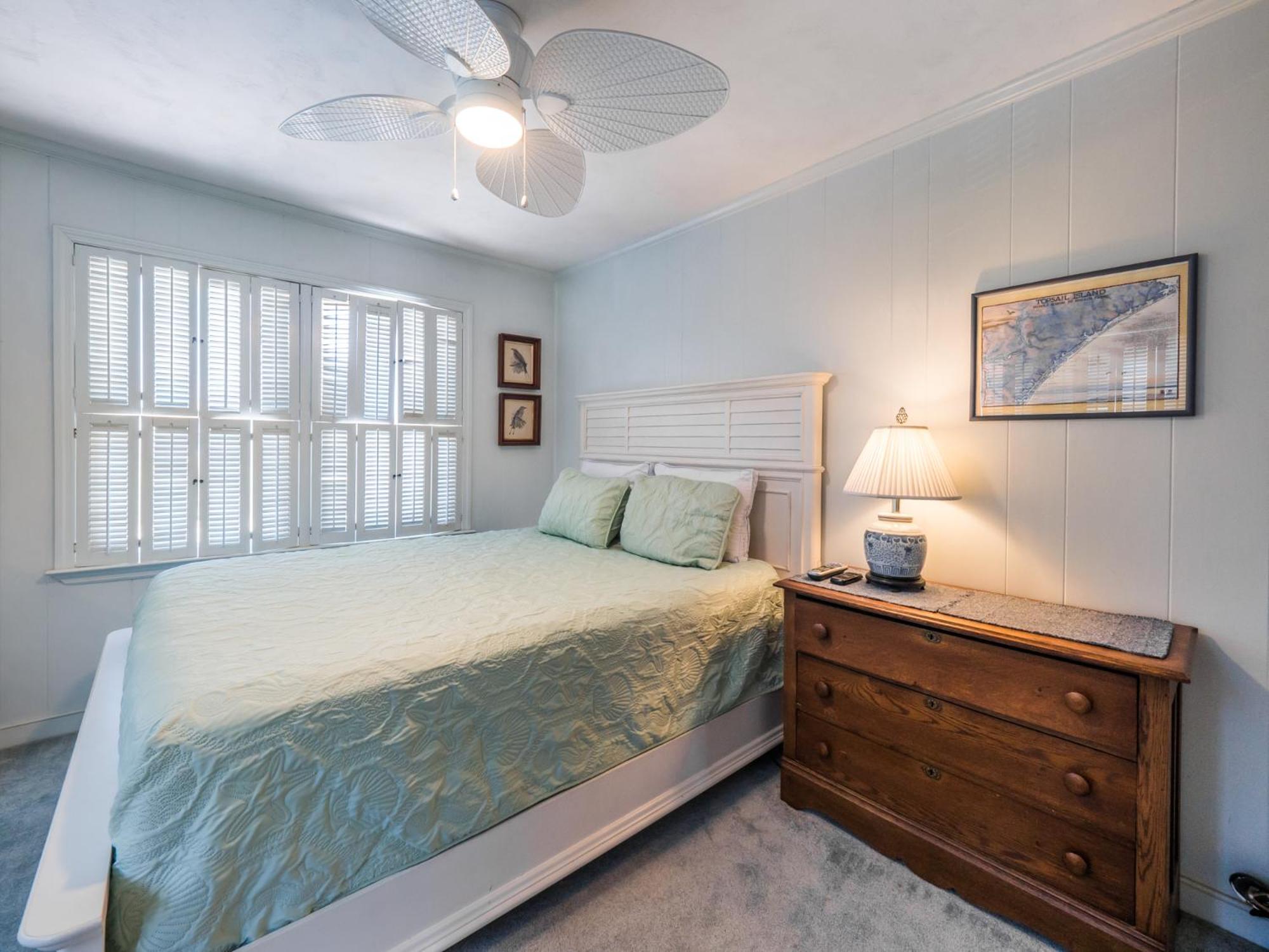 Six-Bedroom House photo 1
