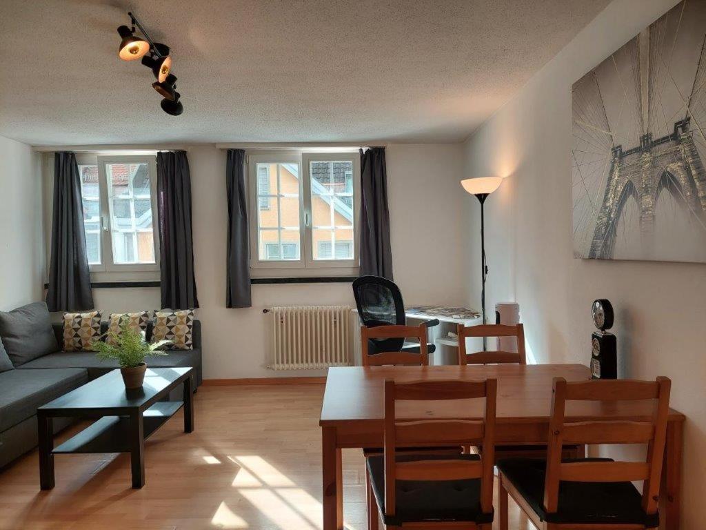 One-Bedroom Apartment photo 2