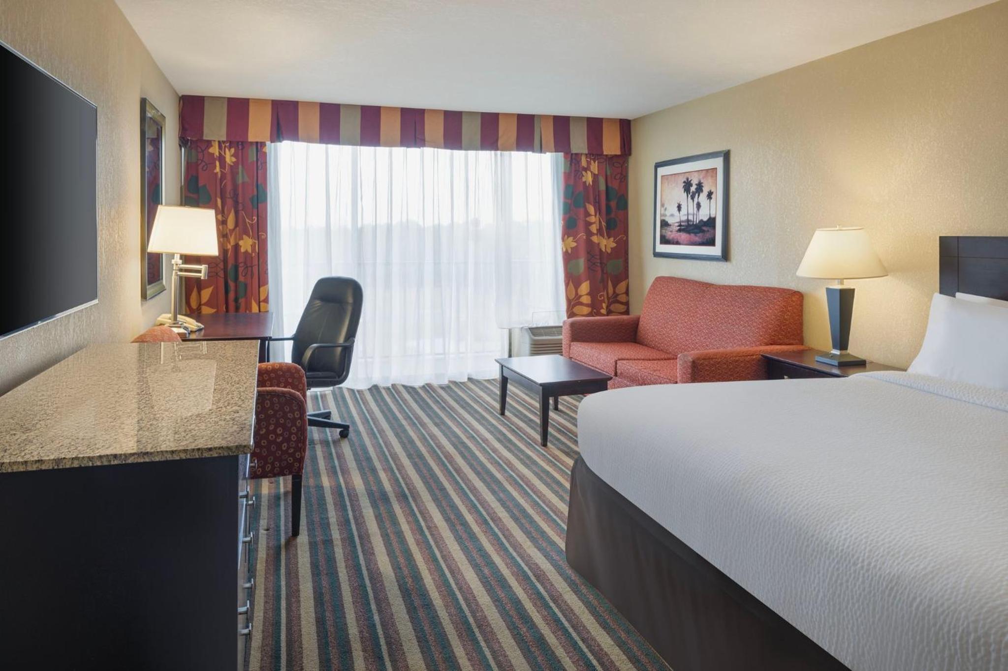 Premium King Room with Sofa Bed