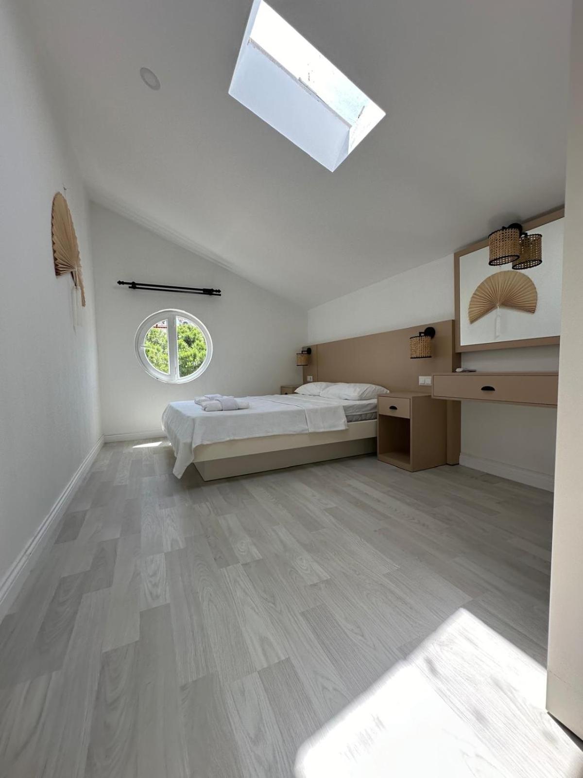 One-Bedroom Apartment - Photo 1