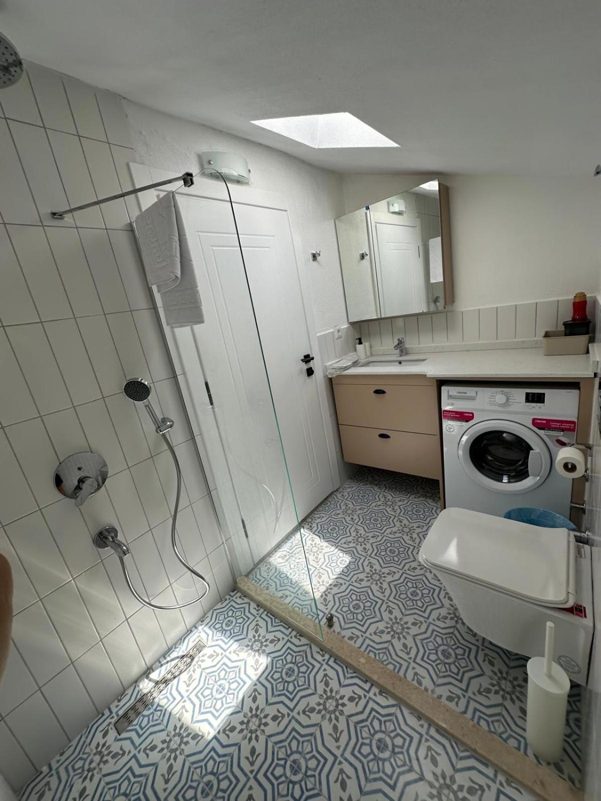 One-Bedroom Apartment - Photo 20