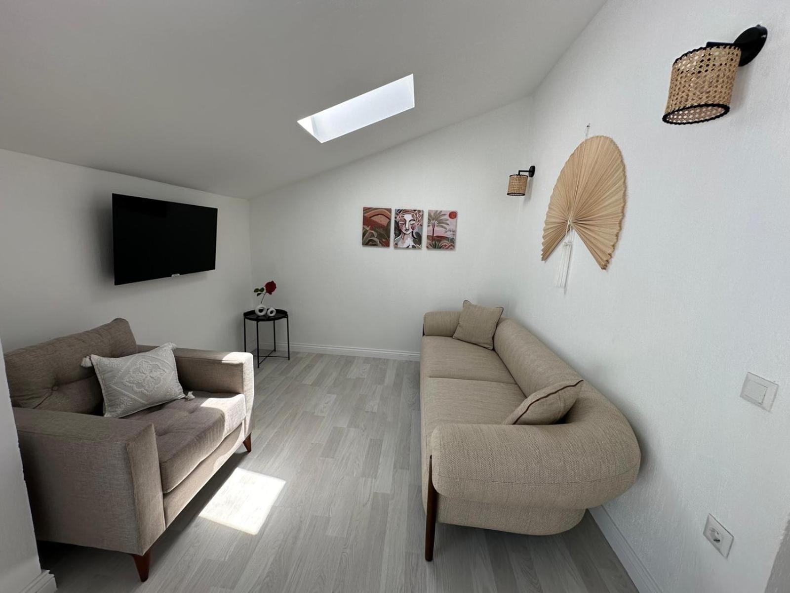 One-Bedroom Apartment - Photo 17