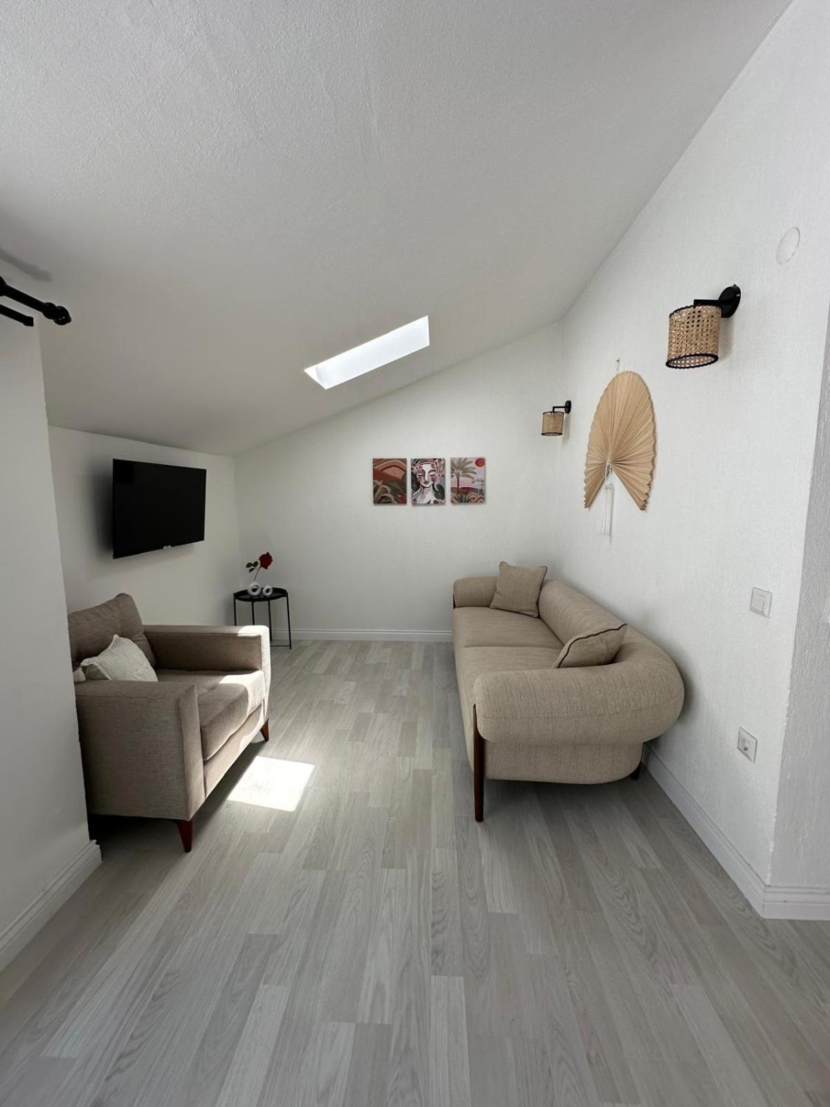 One-Bedroom Apartment - Photo 14