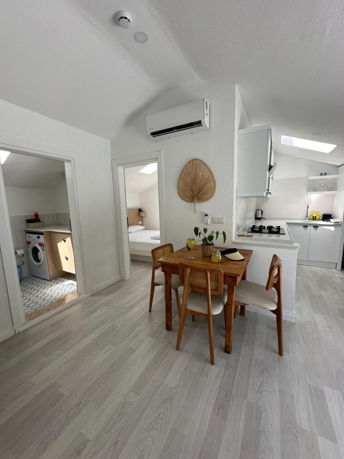 One-Bedroom Apartment - Photo 12