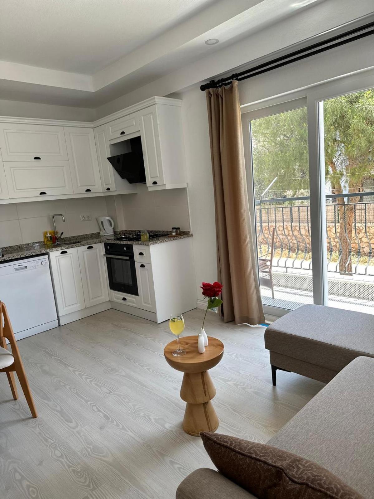 One-Bedroom Apartment - Photo 7