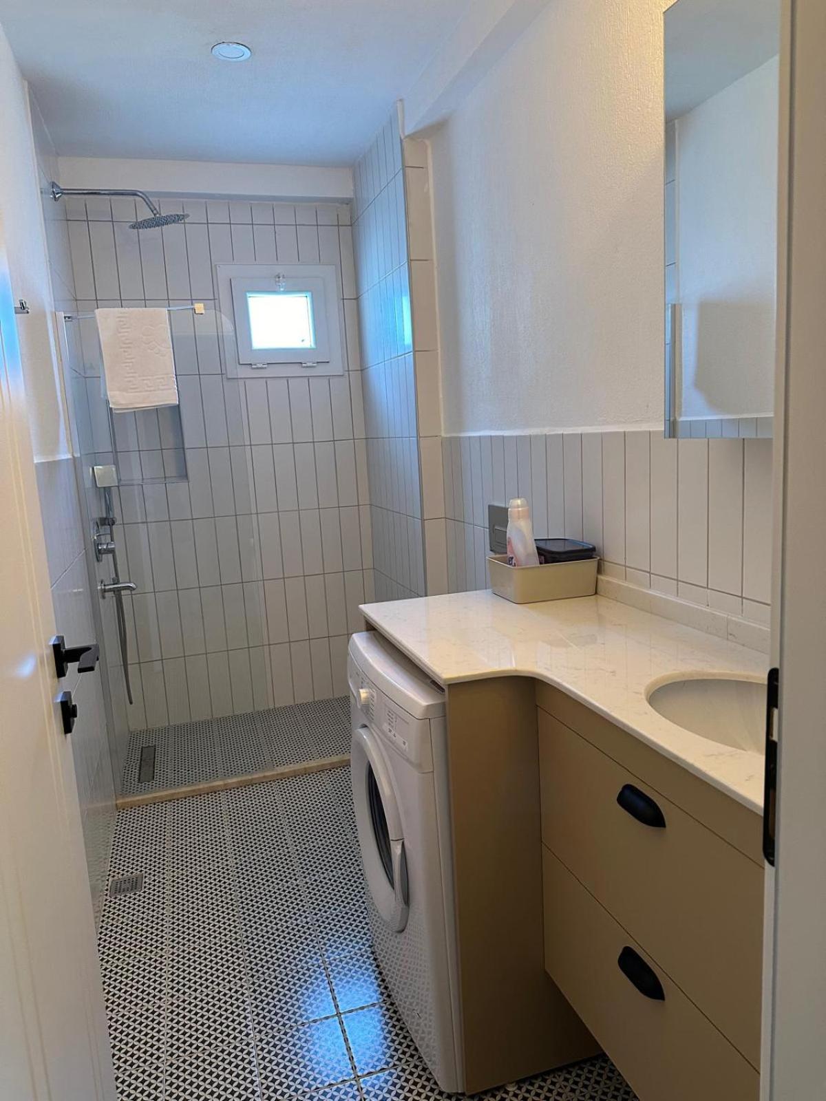 One-Bedroom Apartment - Photo 6