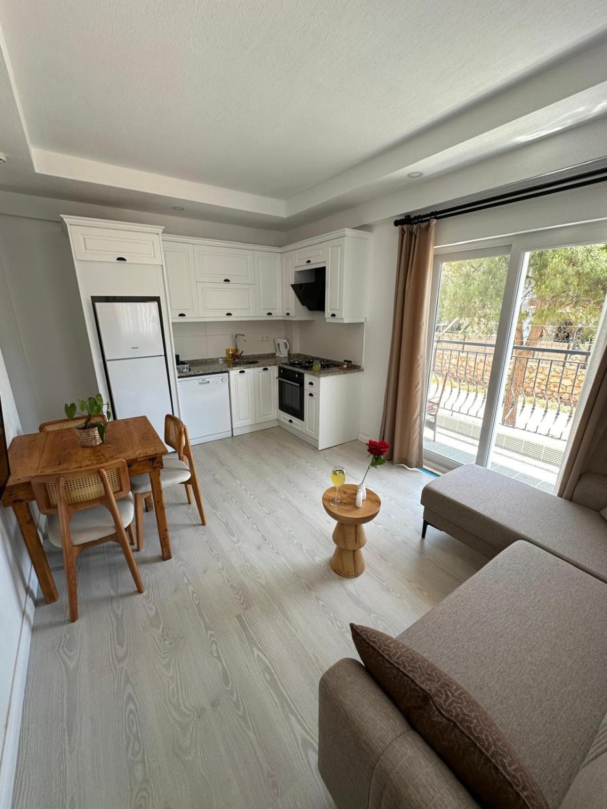 One-Bedroom Apartment - Photo 4
