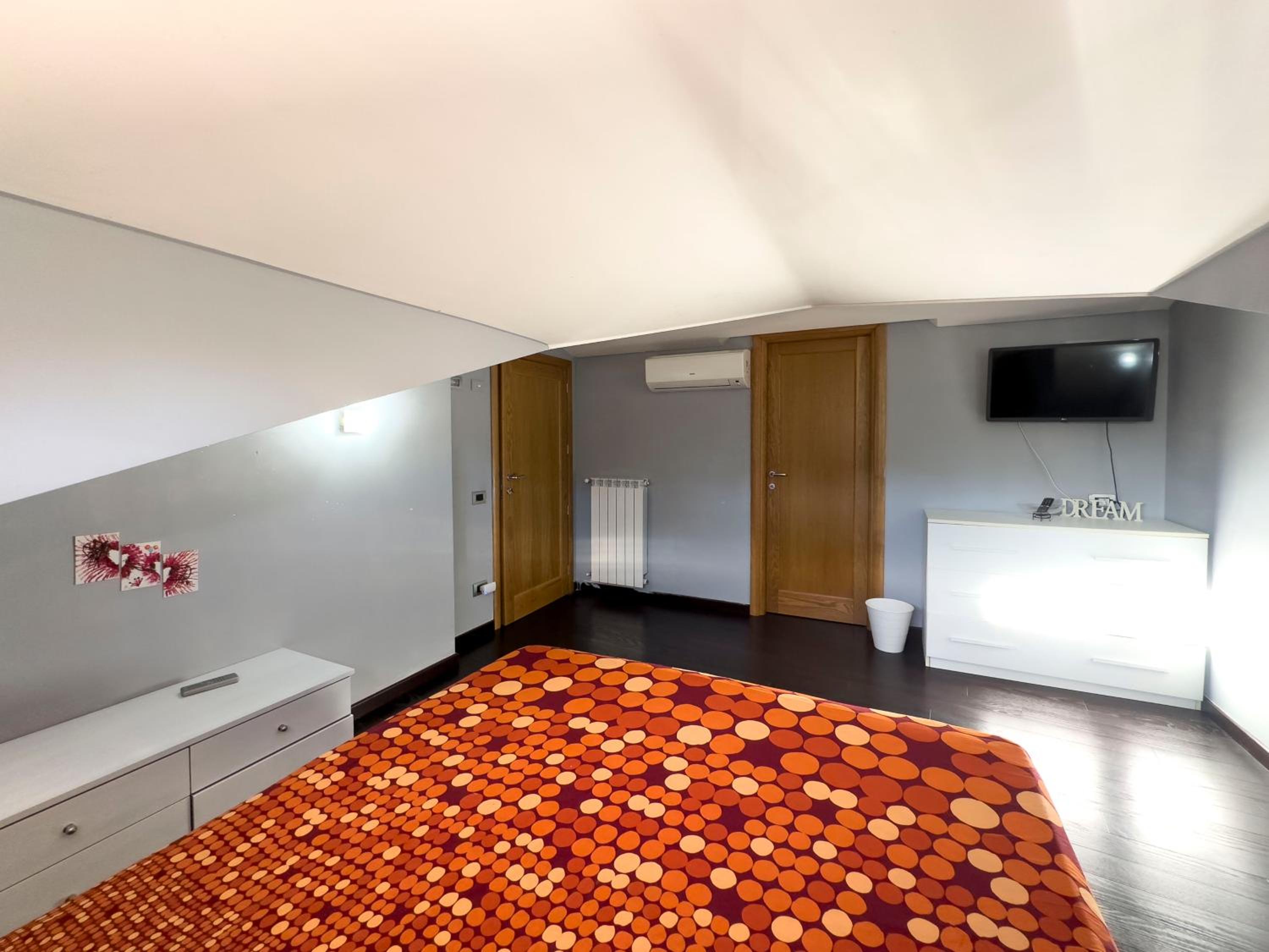 Double Room with Private Bathroom photo 2