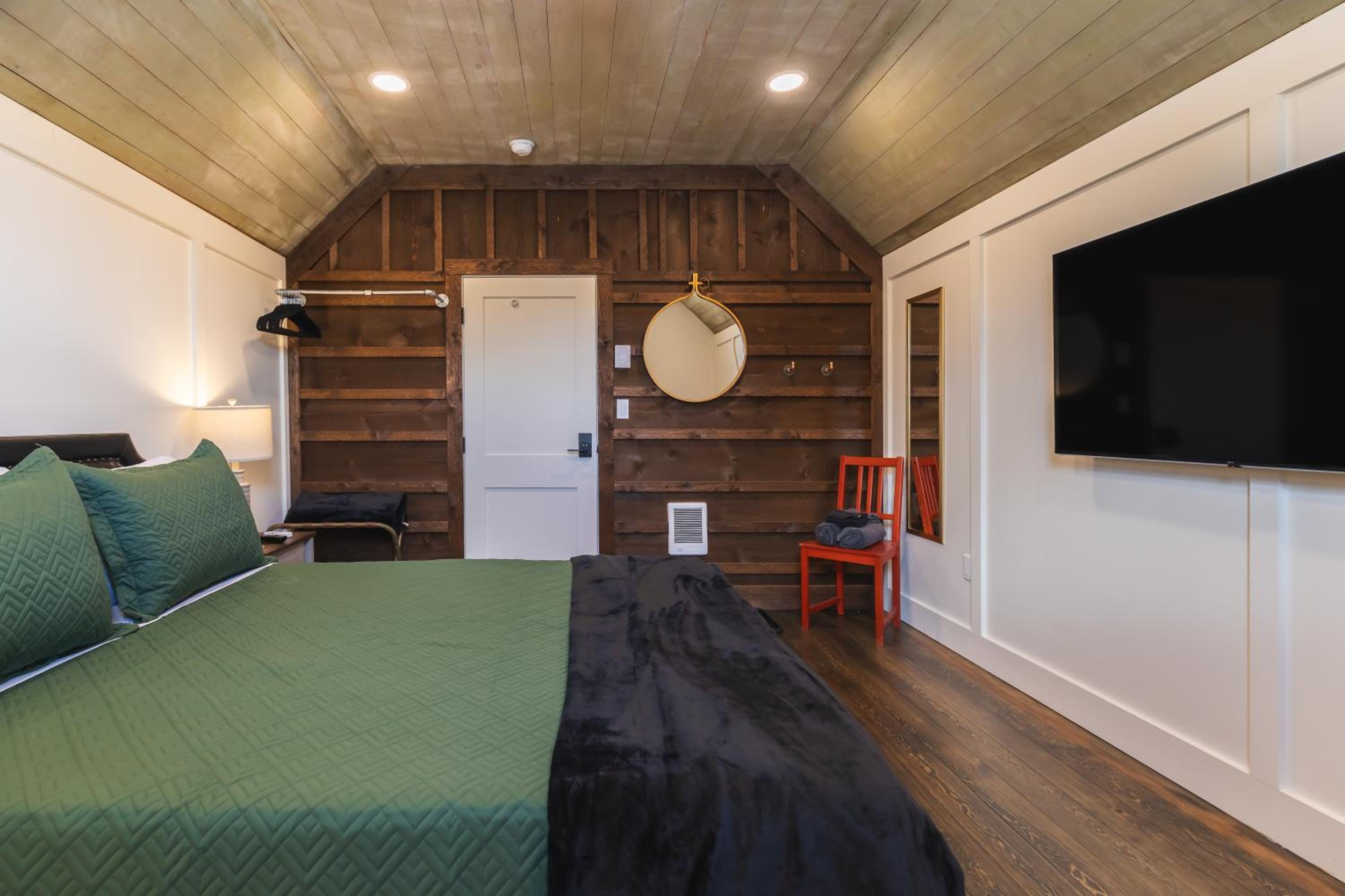 Three-Bedroom Apartment photo 1