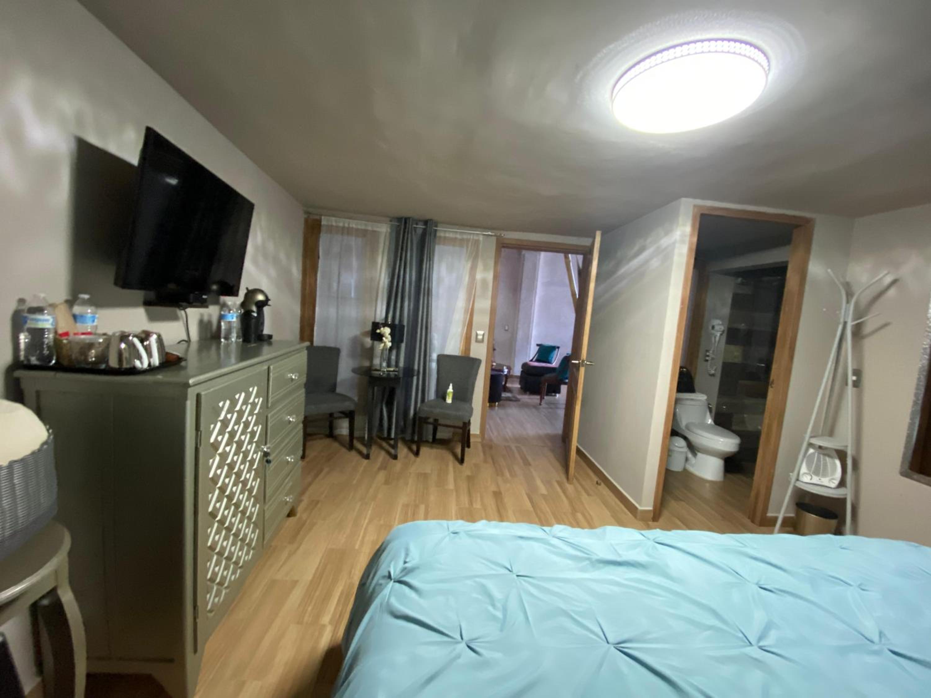 Deluxe Room - Photo 6