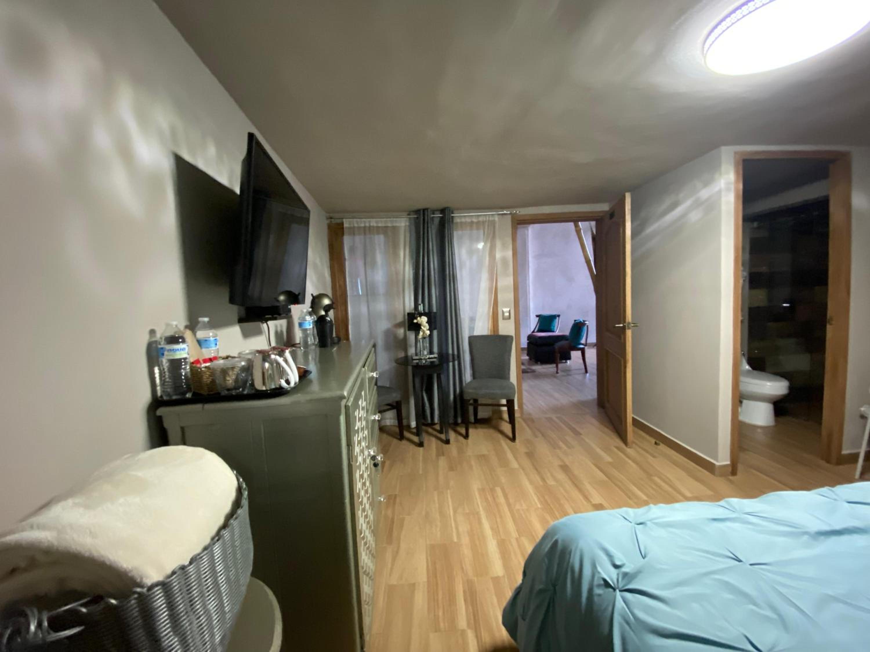 Deluxe Room - Photo 7