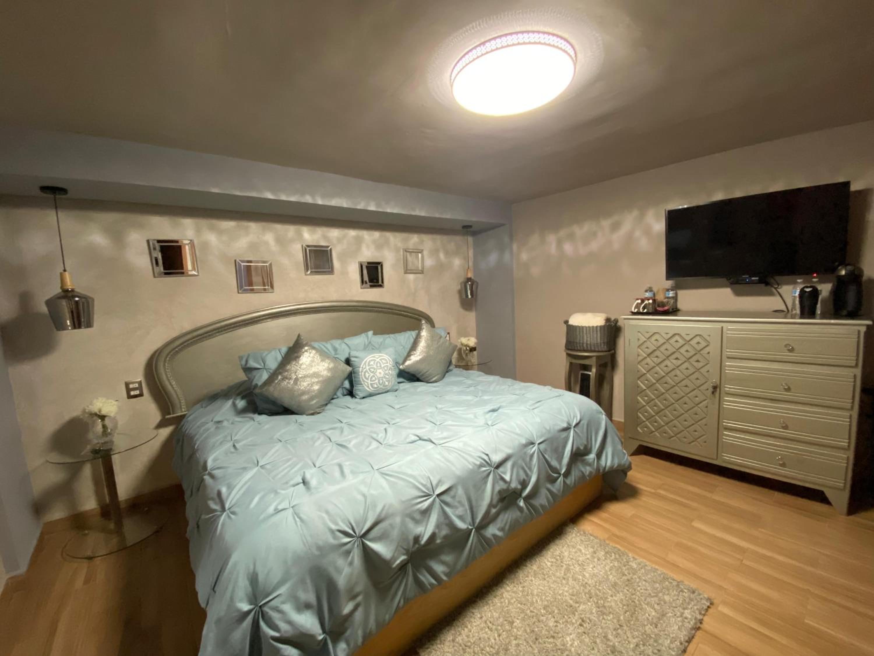 Deluxe Room - Photo 12