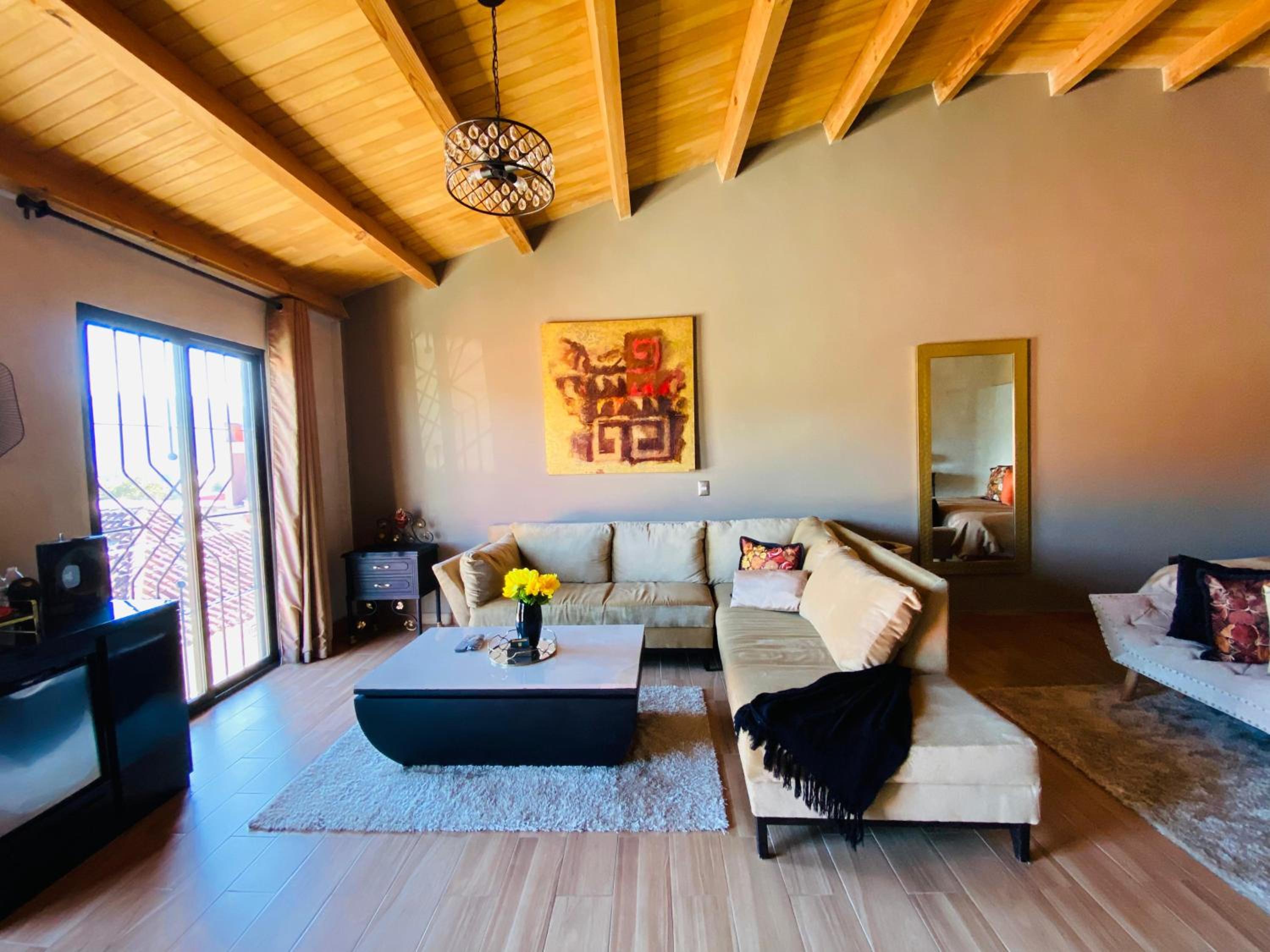 Deluxe Suite - Photo 14