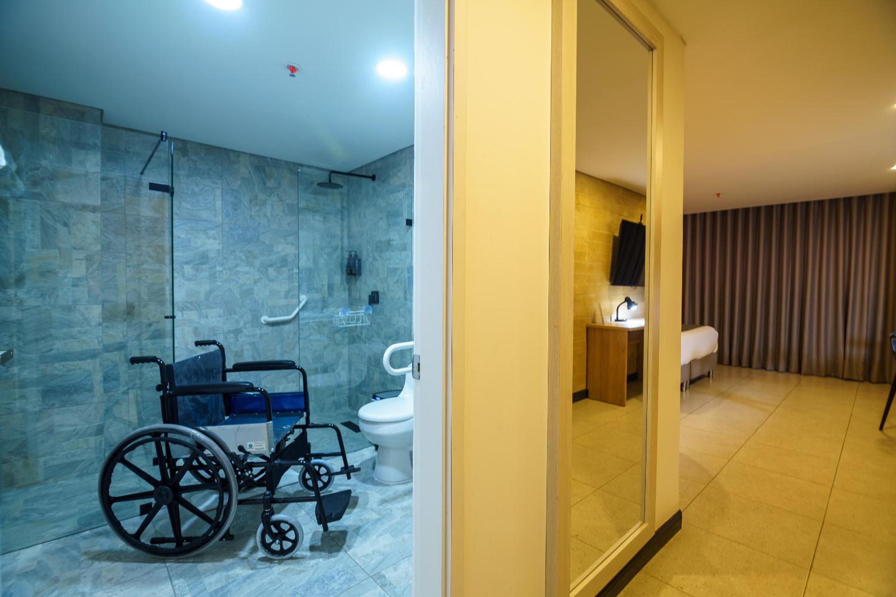 Double Room - Disability Access photo 2