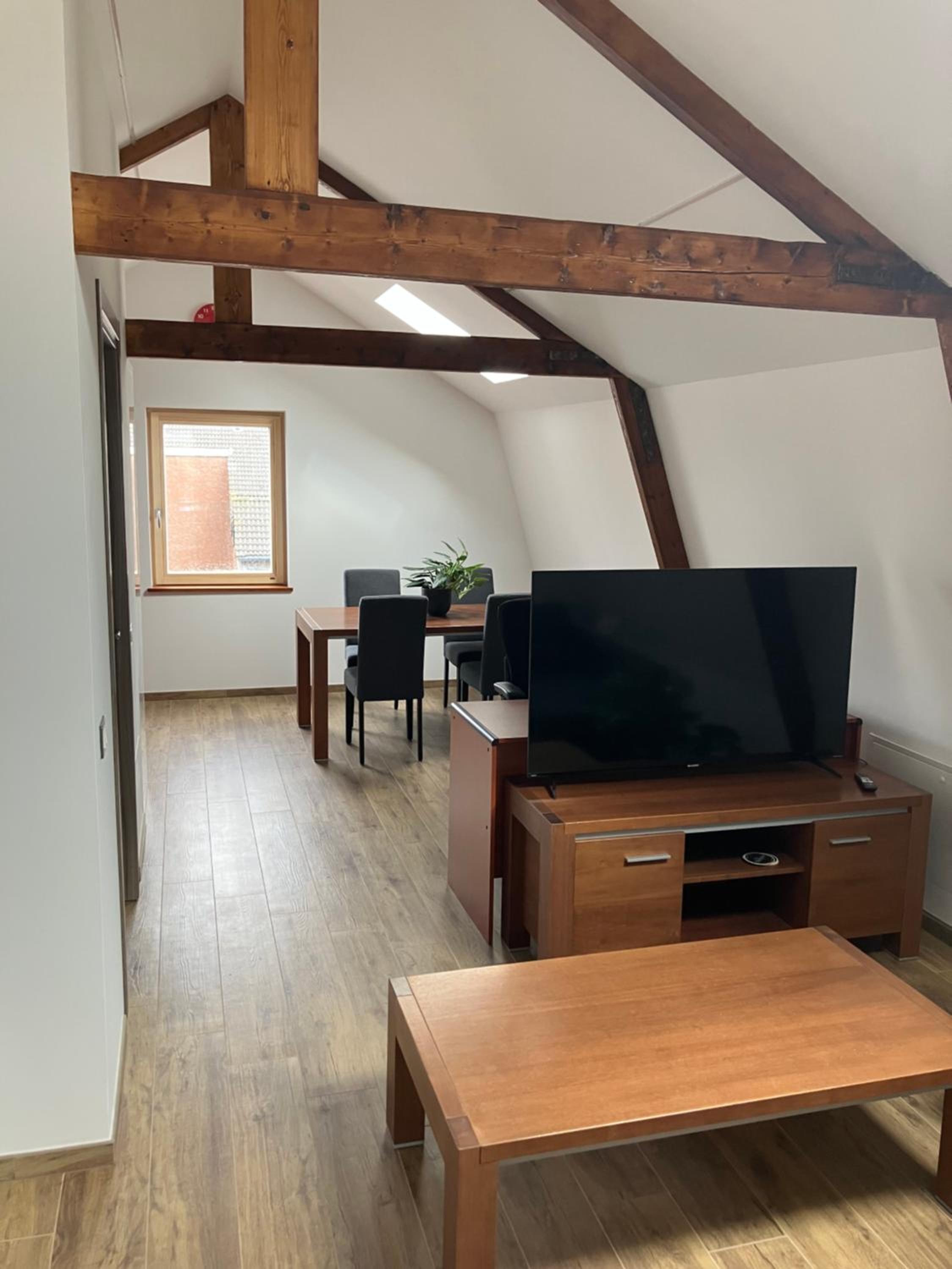 One-Bedroom Apartment photo 1