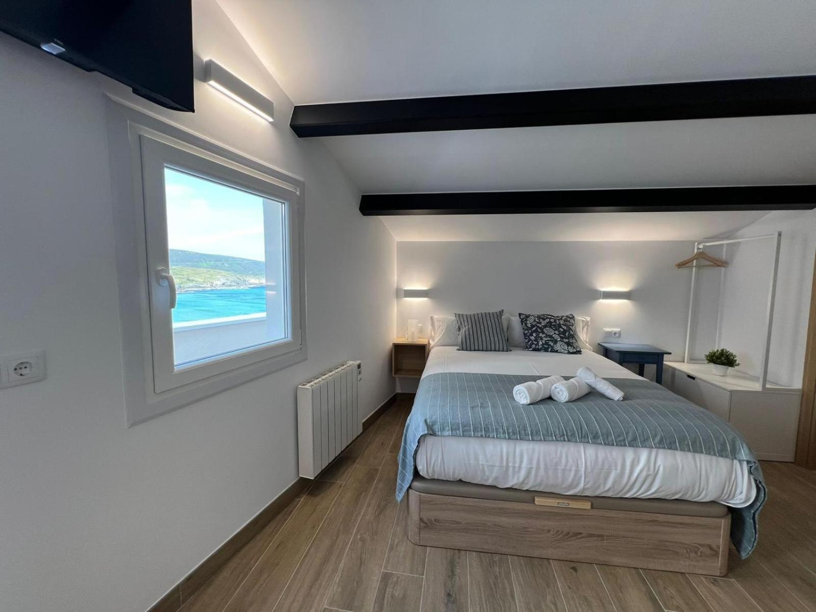 Apartamento de una habitación con balcón y vista al mar