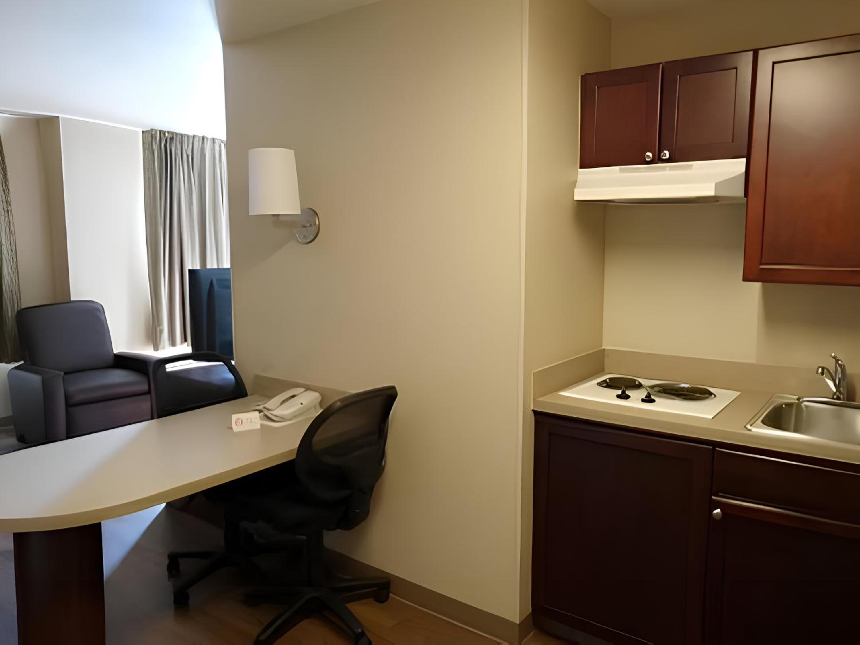 King Studio Suite - Photo 3