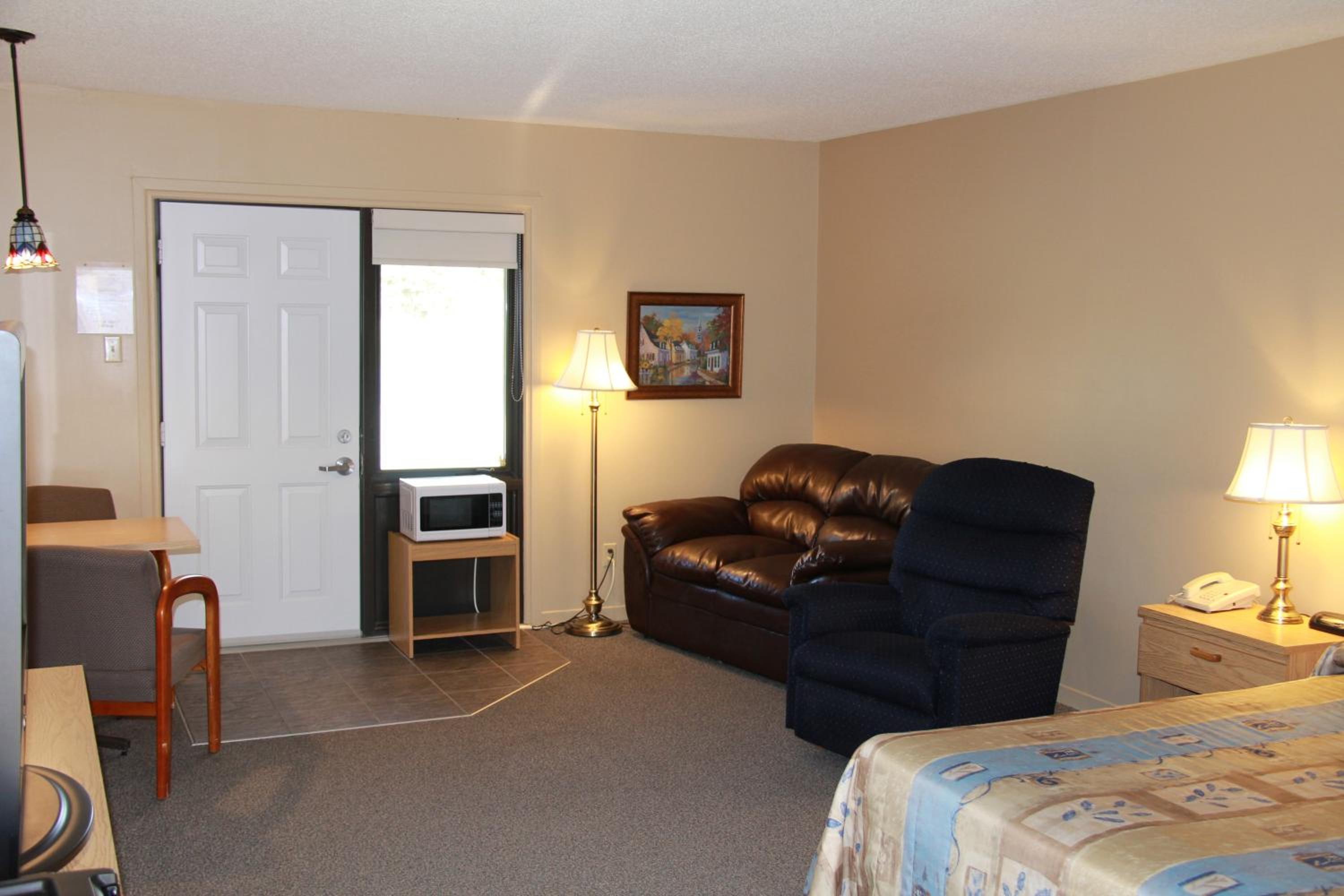 Standard Queen Room photo 3