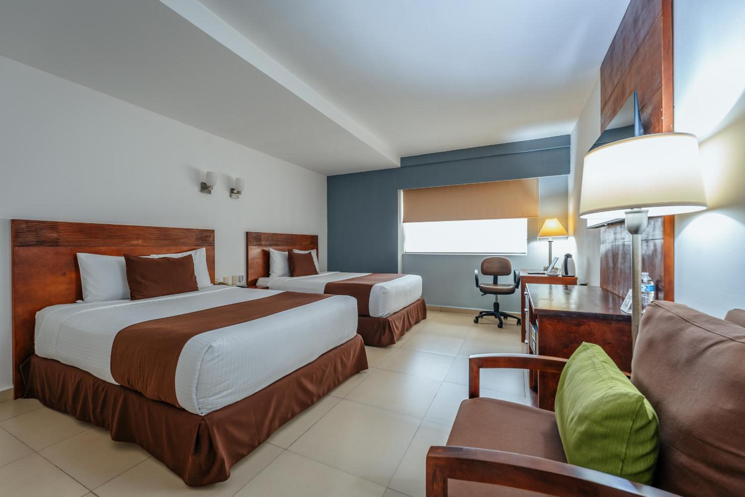 Double Room with Two Double Beds photo 3