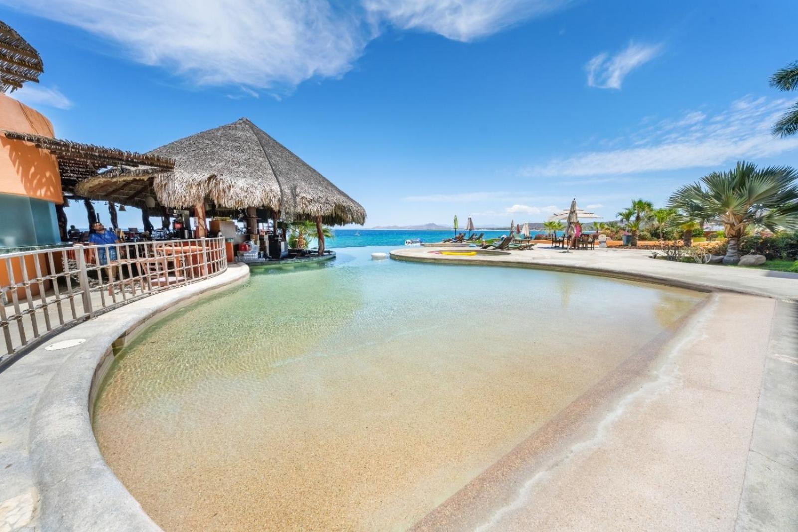 One-Bedroom Premium Apartment With Ocean View photo 2