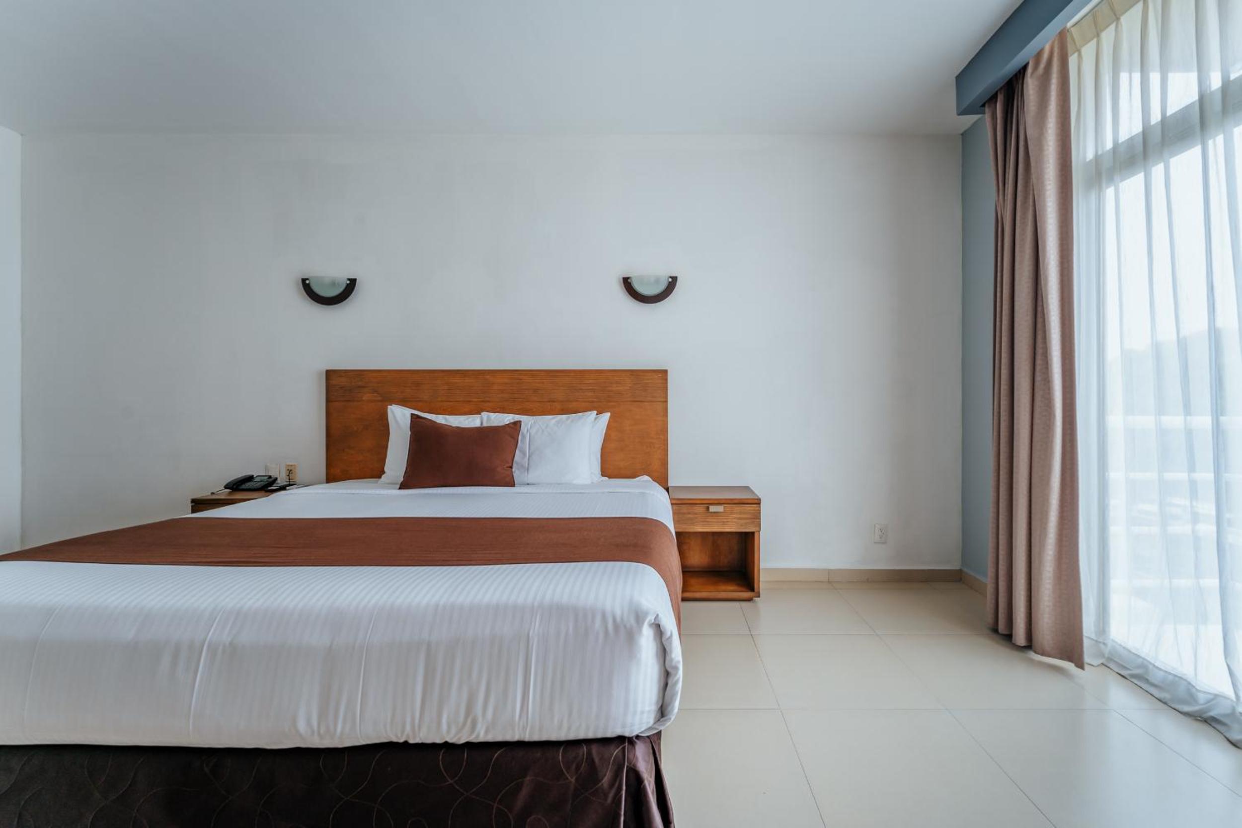 Executive King Room - Photo 6