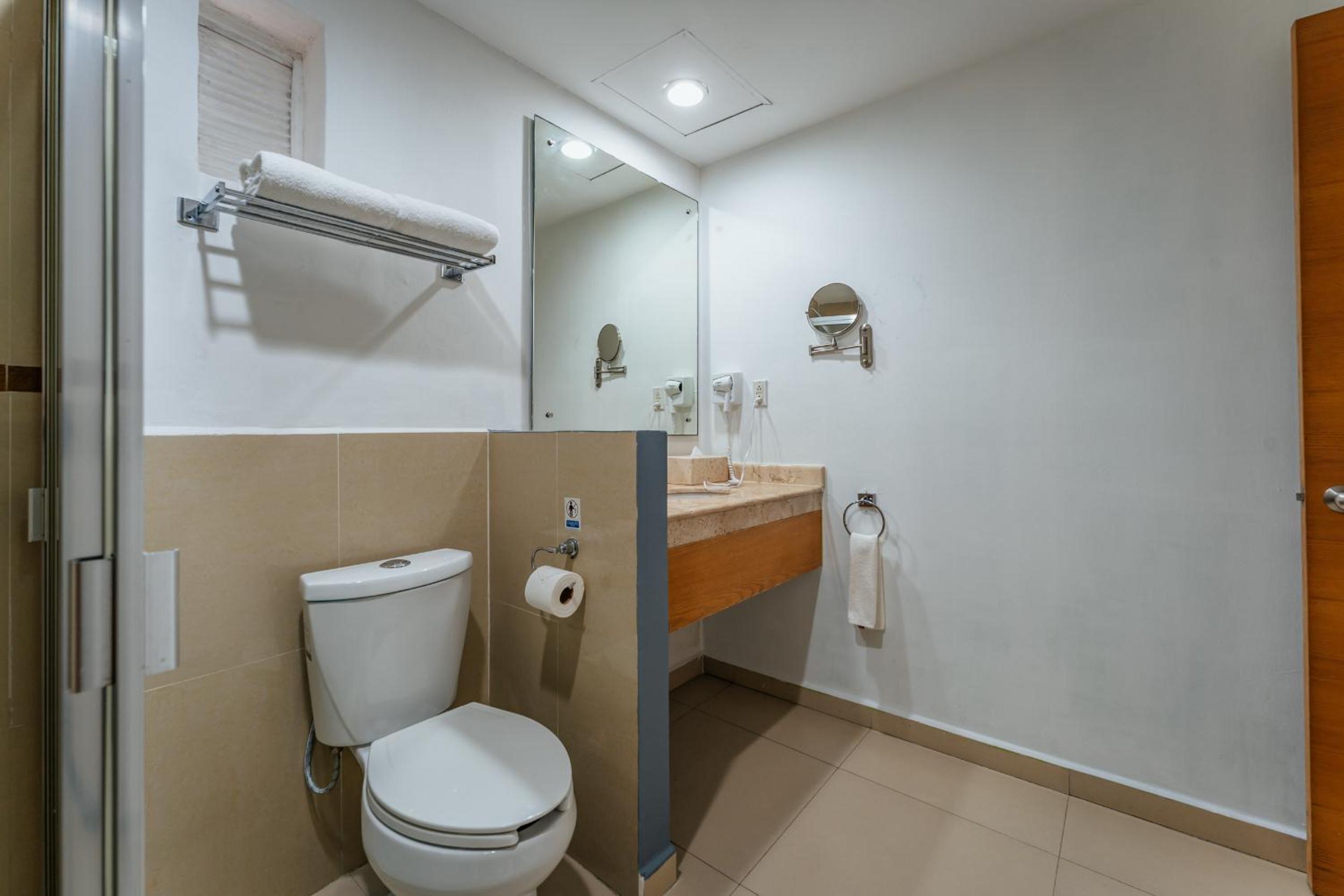 Executive King Room - Photo 2