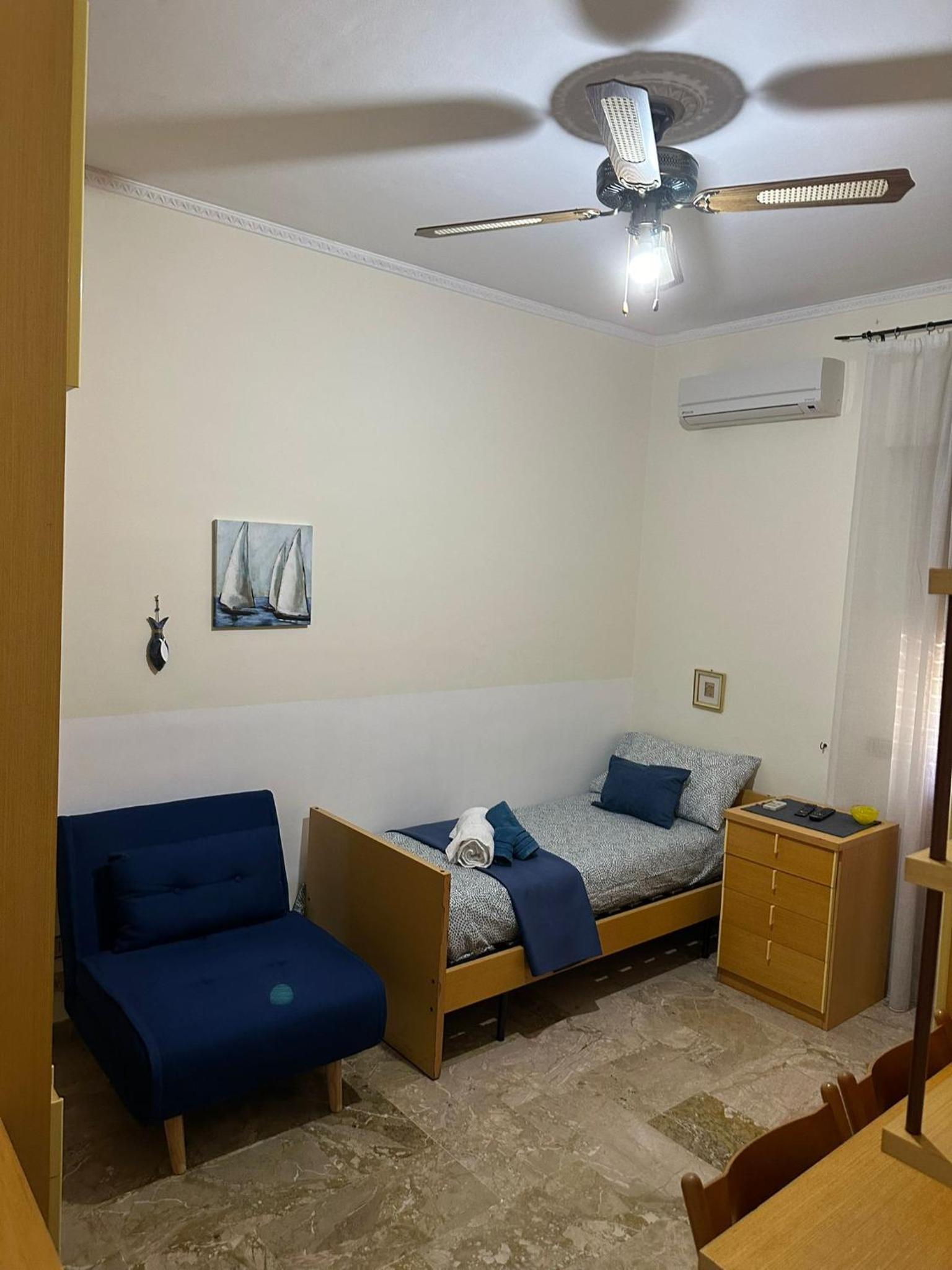 Triple Room with Shared Bathroom photo 1