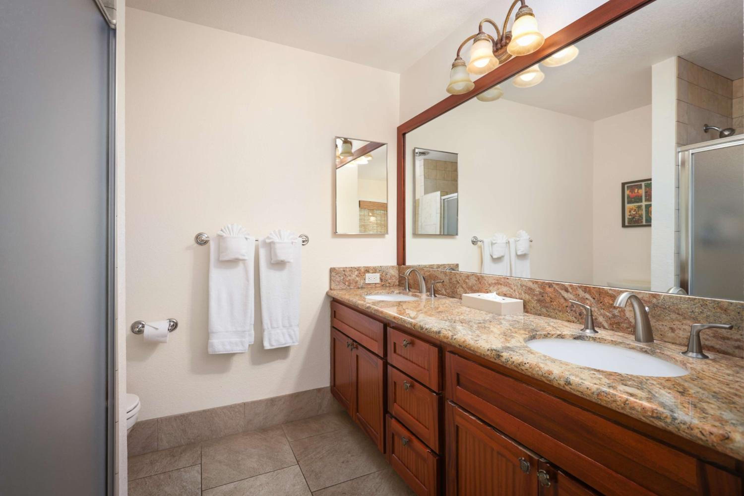 Suite - Photo 9