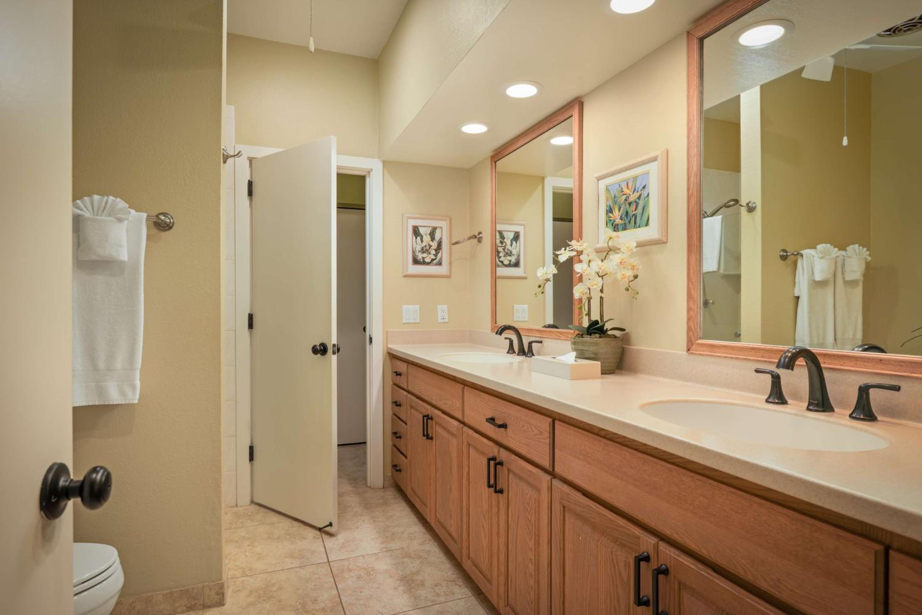 Two-Bedroom Suite - Photo 11