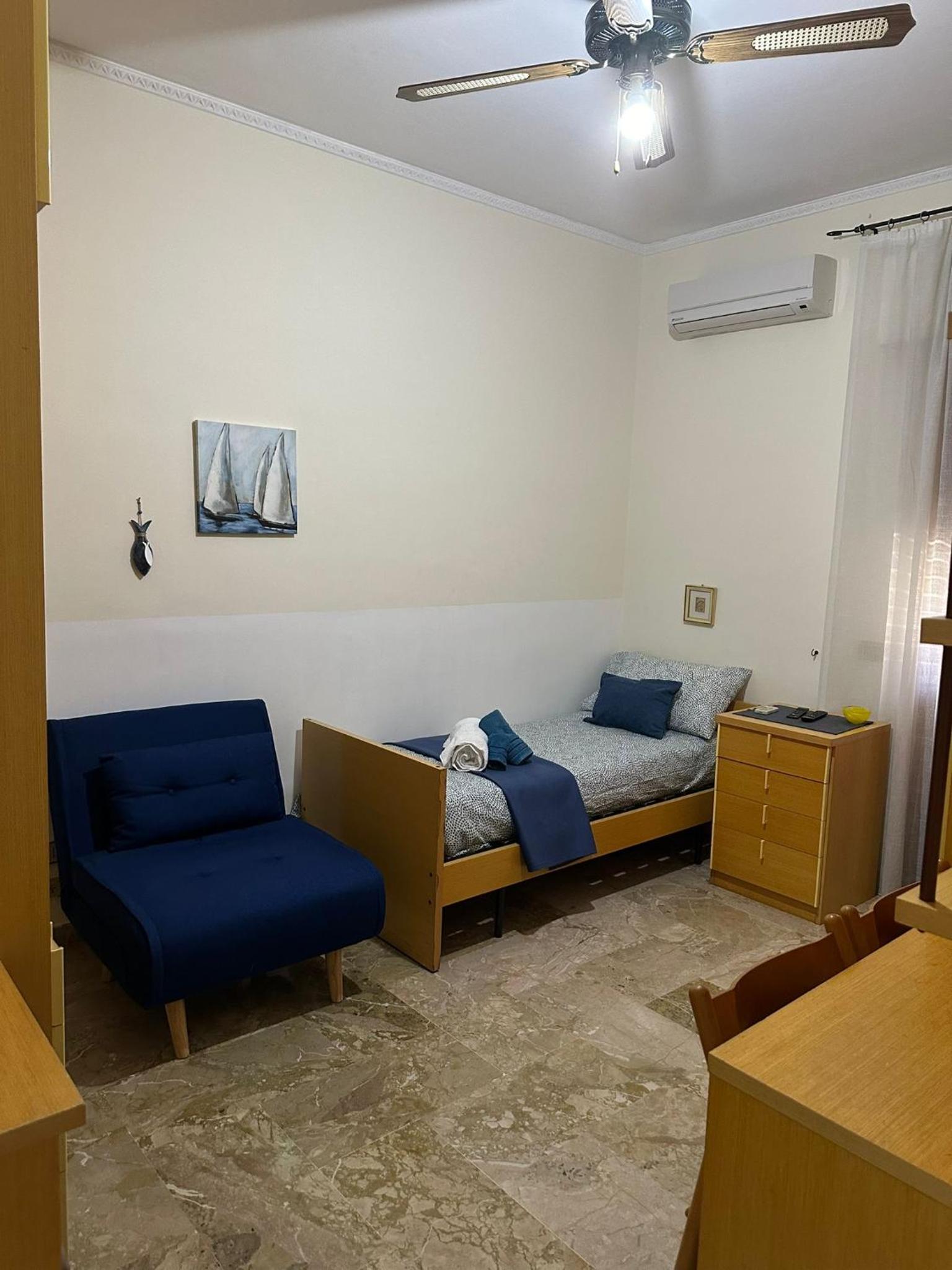 Triple Room with Shared Bathroom photo 2