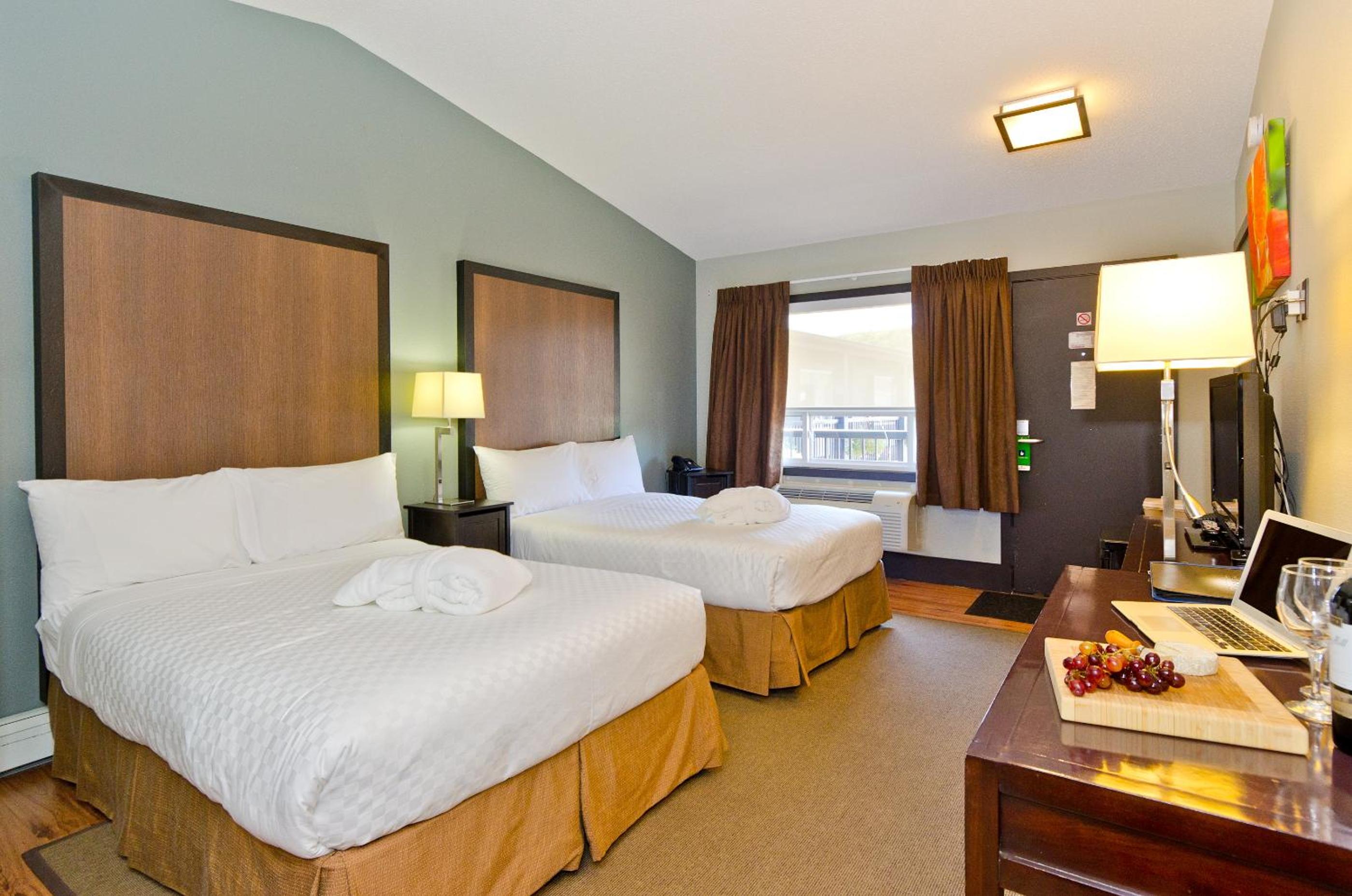 Double Room with Two Double Beds - Photo 18