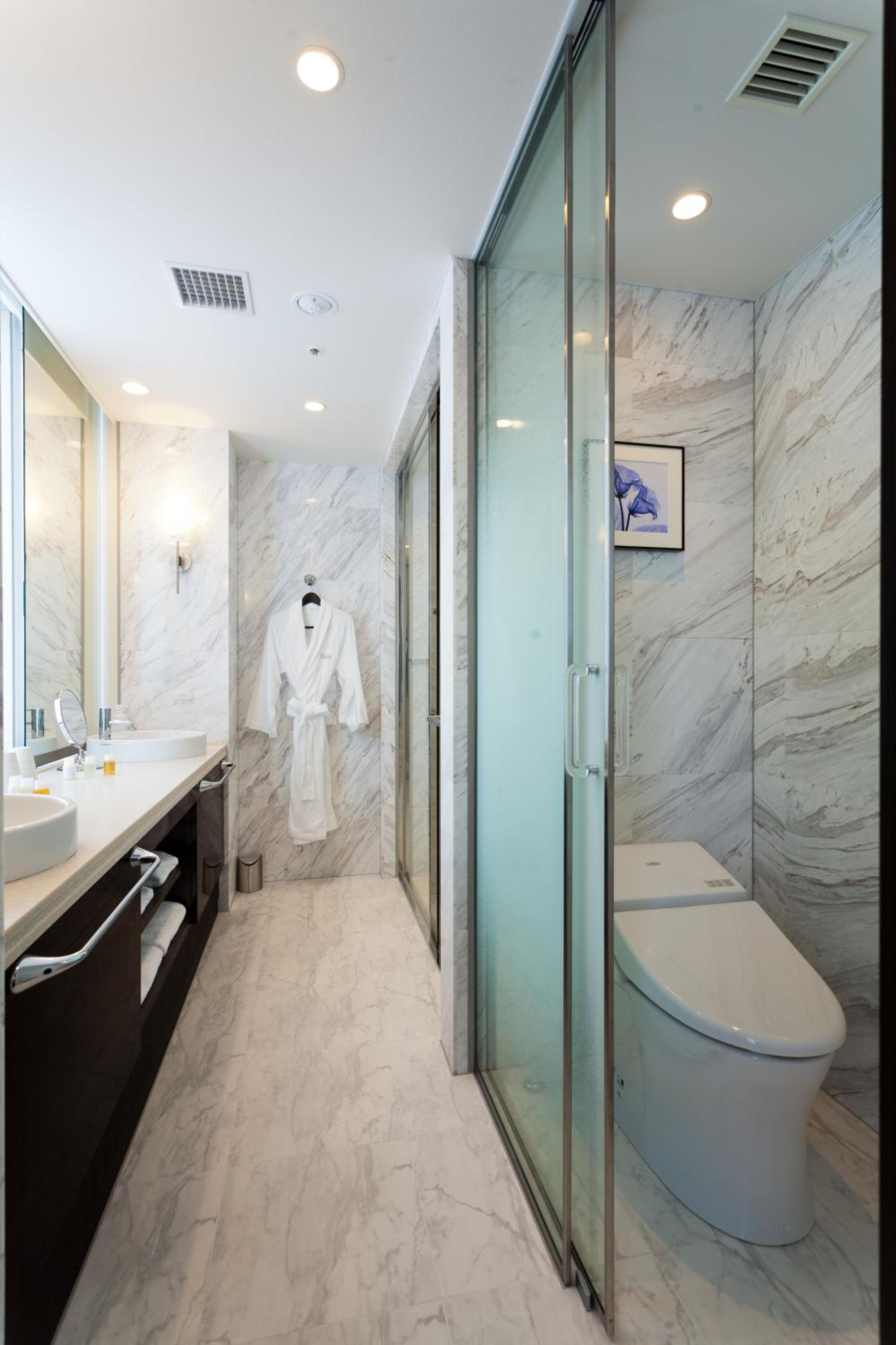 Premium Twin Room - Non-Smoking