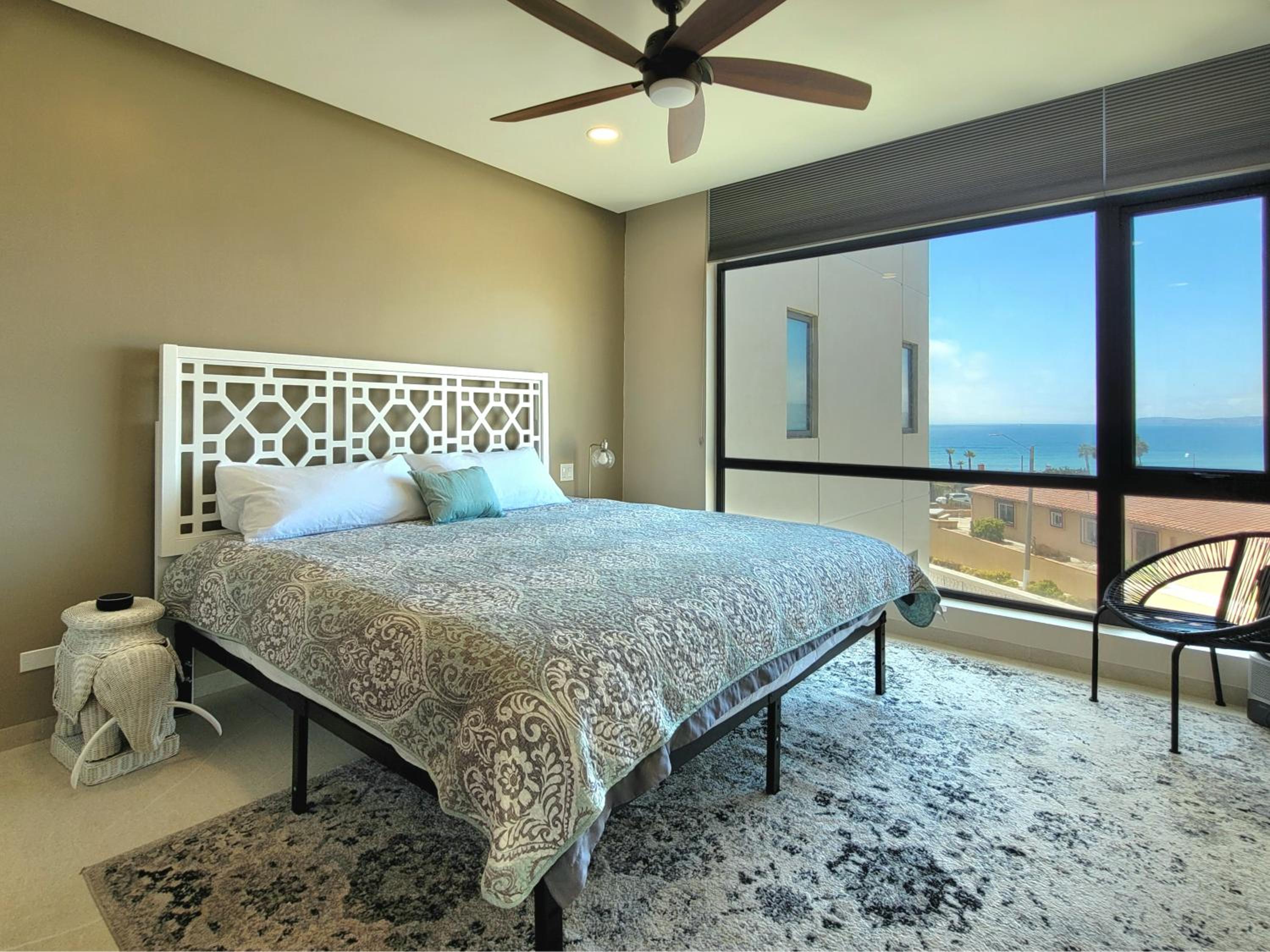 Two-Bedroom Apartment with Balcony and Sea View photo 1