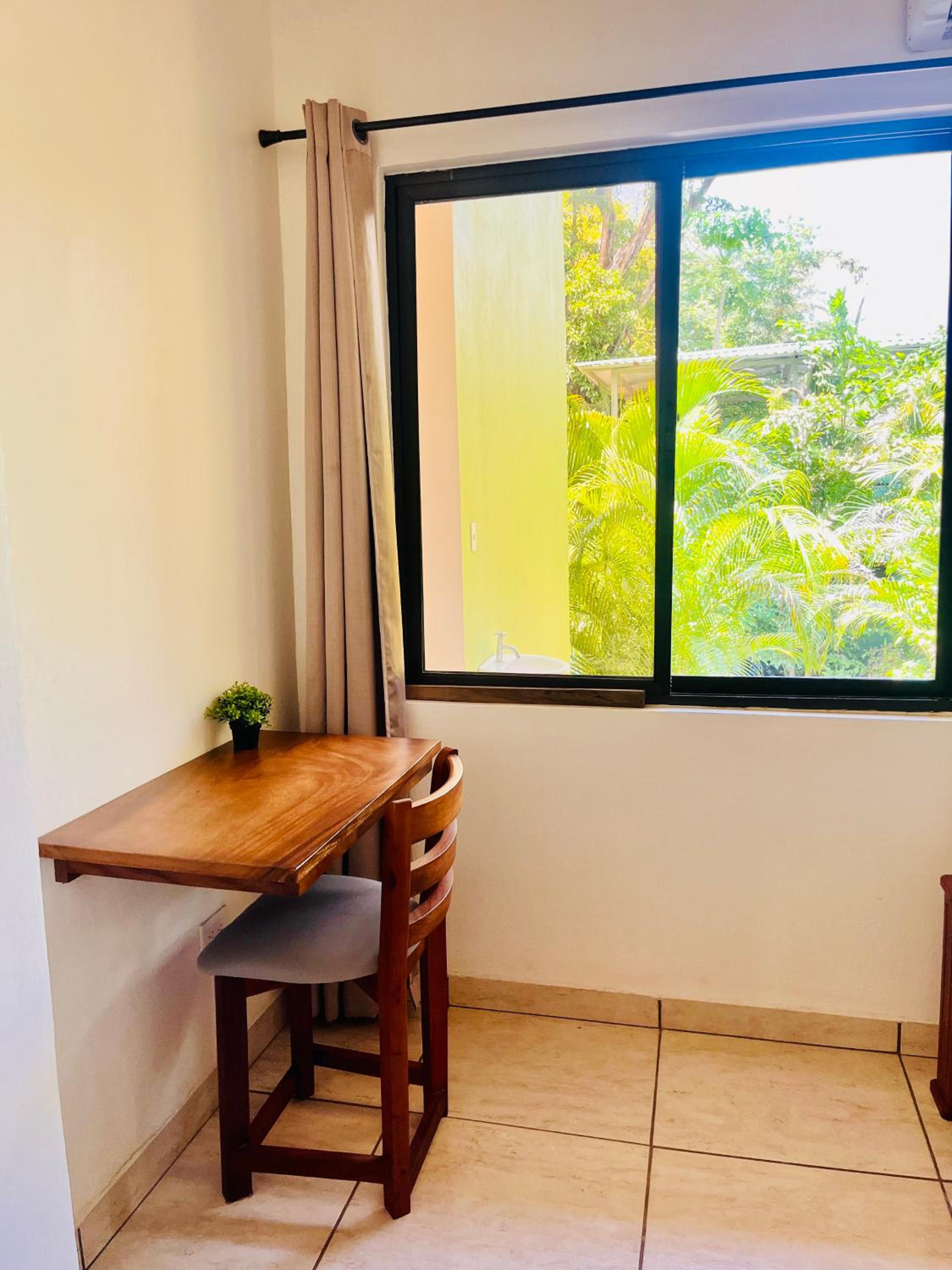 One-Bedroom Apartment with Pool View photo 2