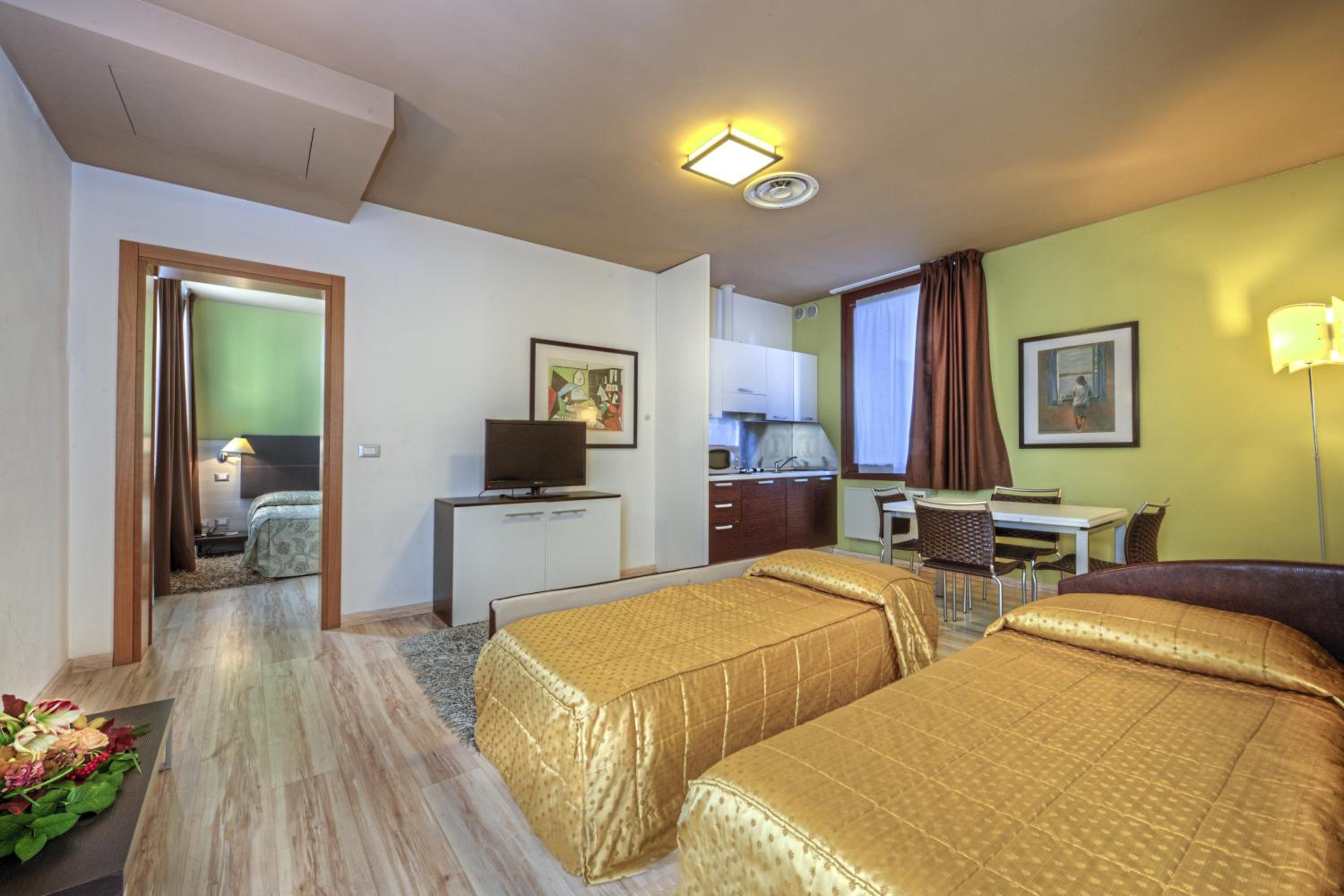 One-Bedroom Apartment - Photo 1