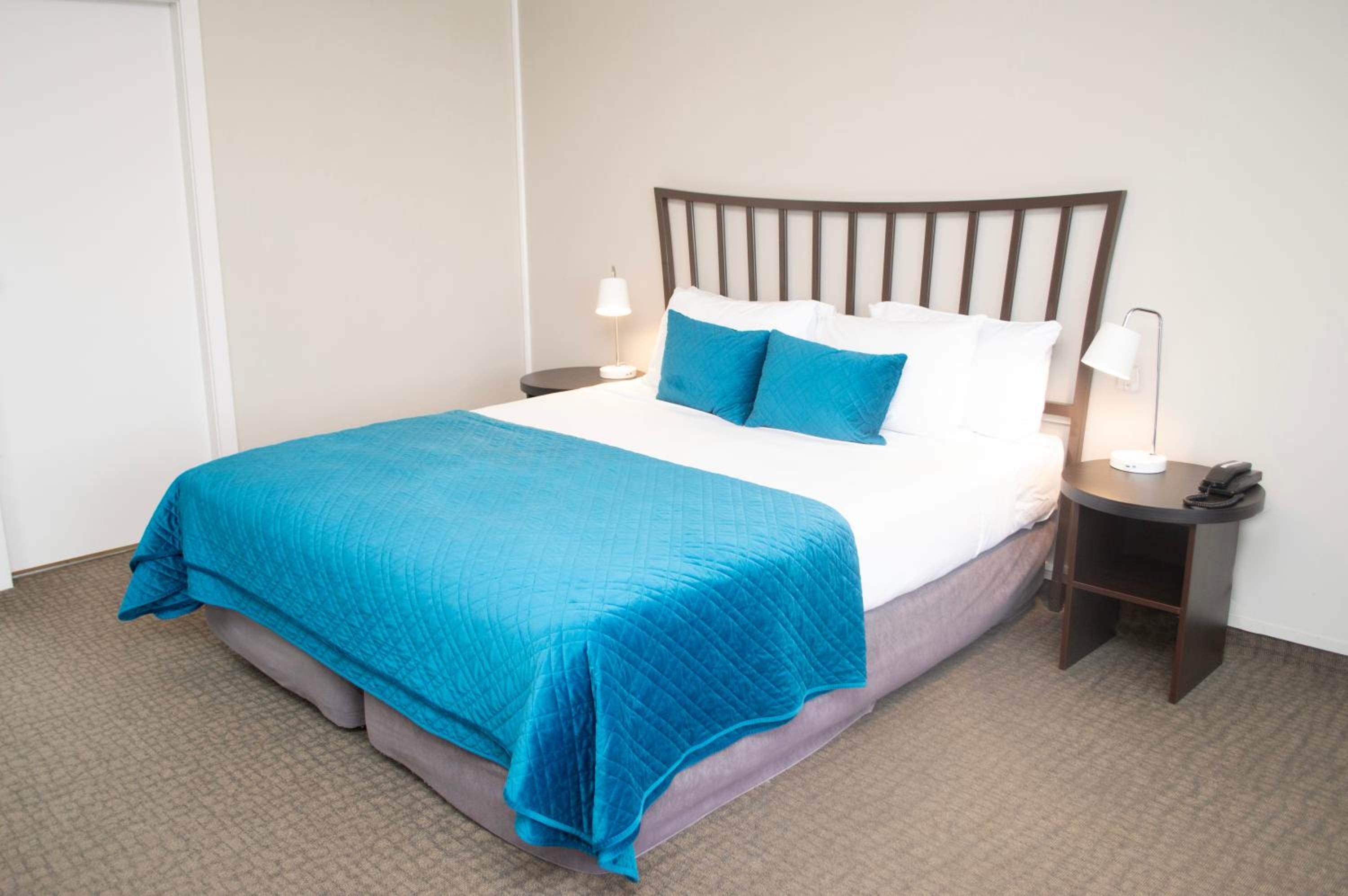 Executive Suite - Photo 4