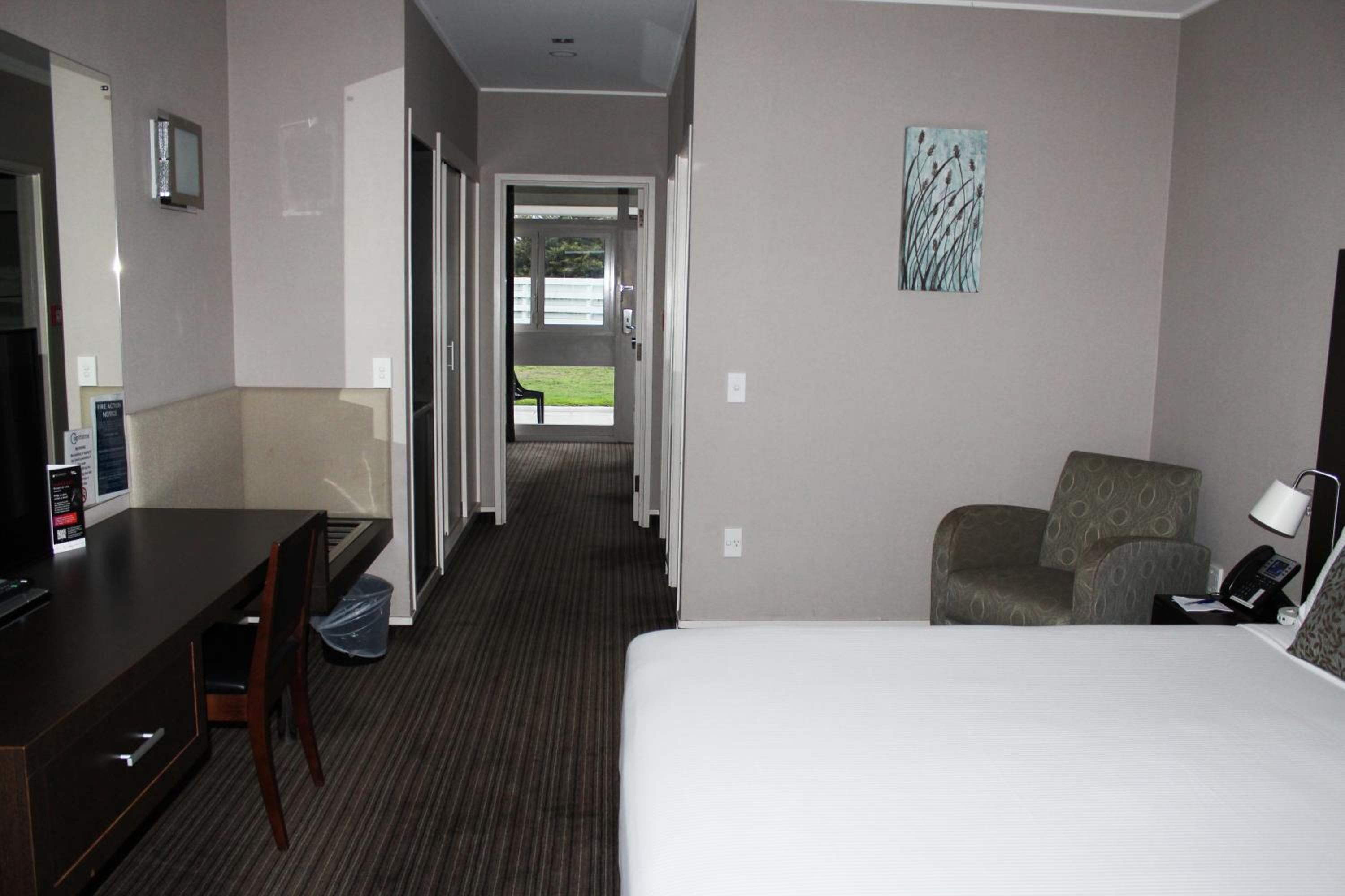 Family Room - Photo 3