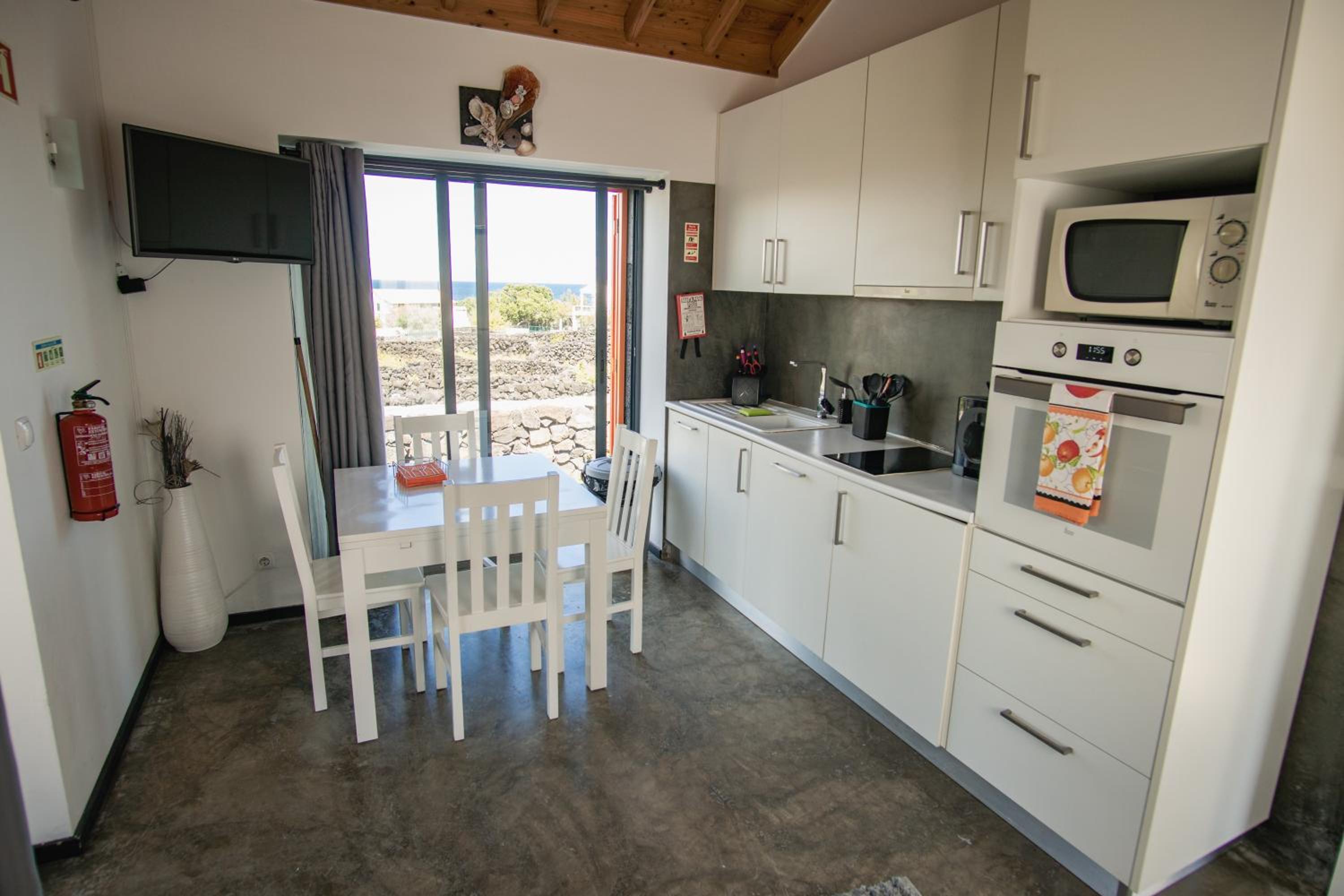One-Bedroom Apartment with Balcony and Mountain View   - Photo 29
