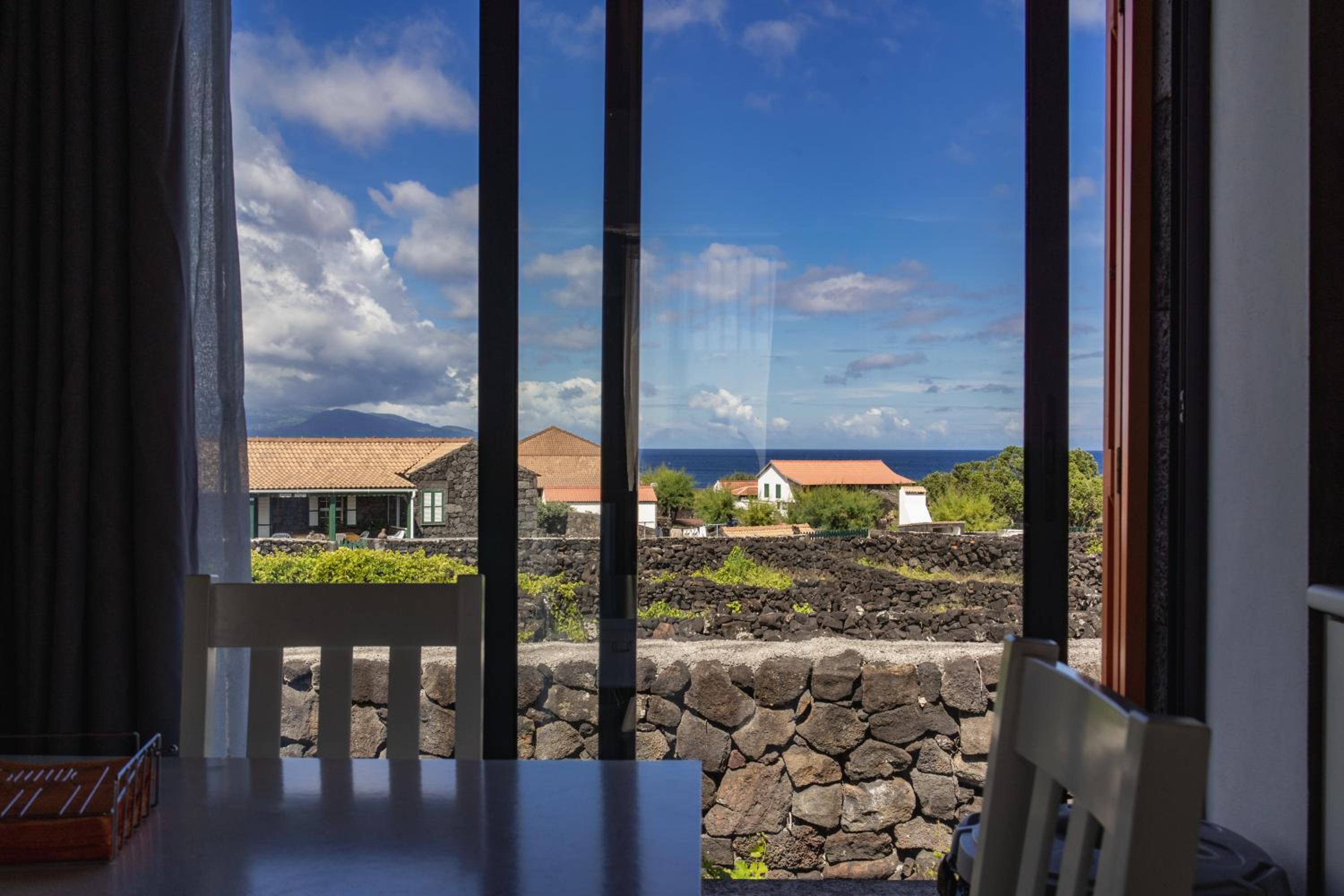 One-Bedroom Apartment with Balcony and Mountain View   - Photo 19