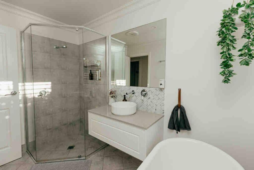 Four-Bedroom House photo 3