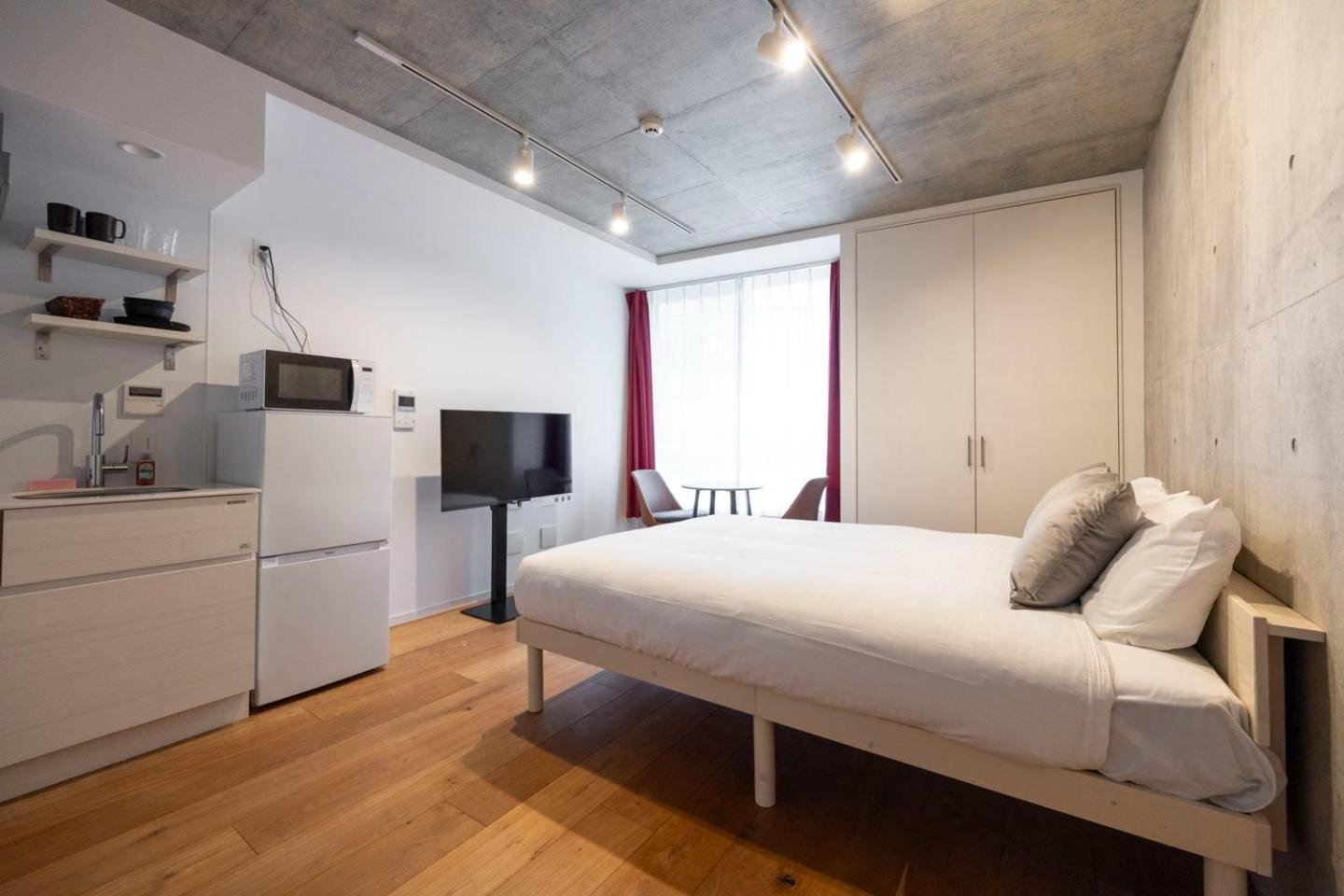 One-Bedroom Apartment photo 2
