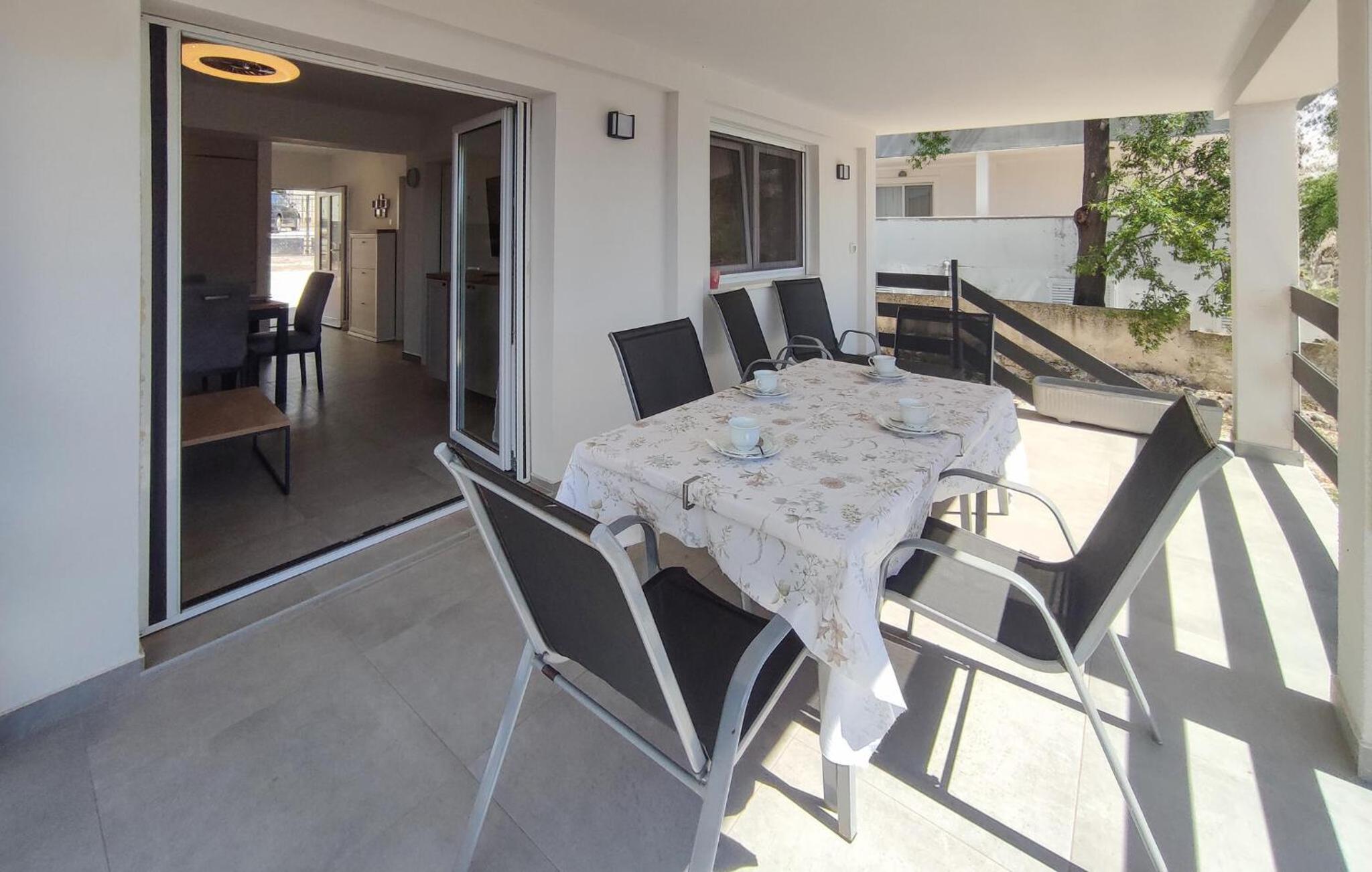 Two-Bedroom Holiday Home photo 2