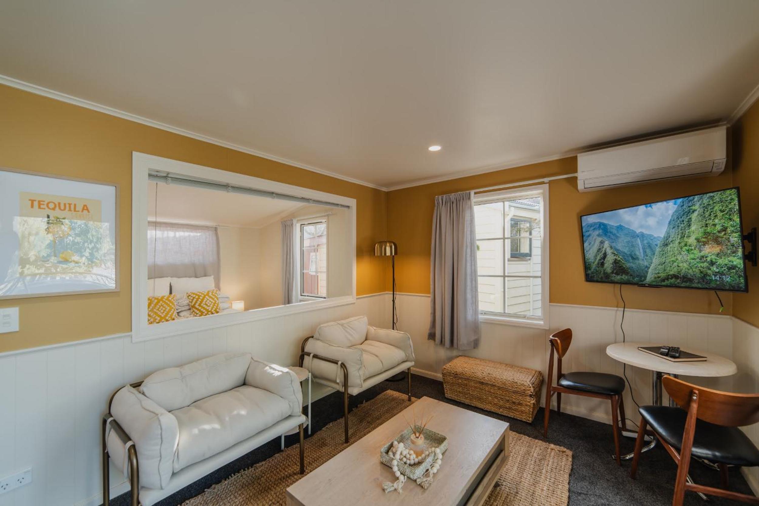 Milkyway - 1 Bedroom Cottage with Hot Tub photo 1