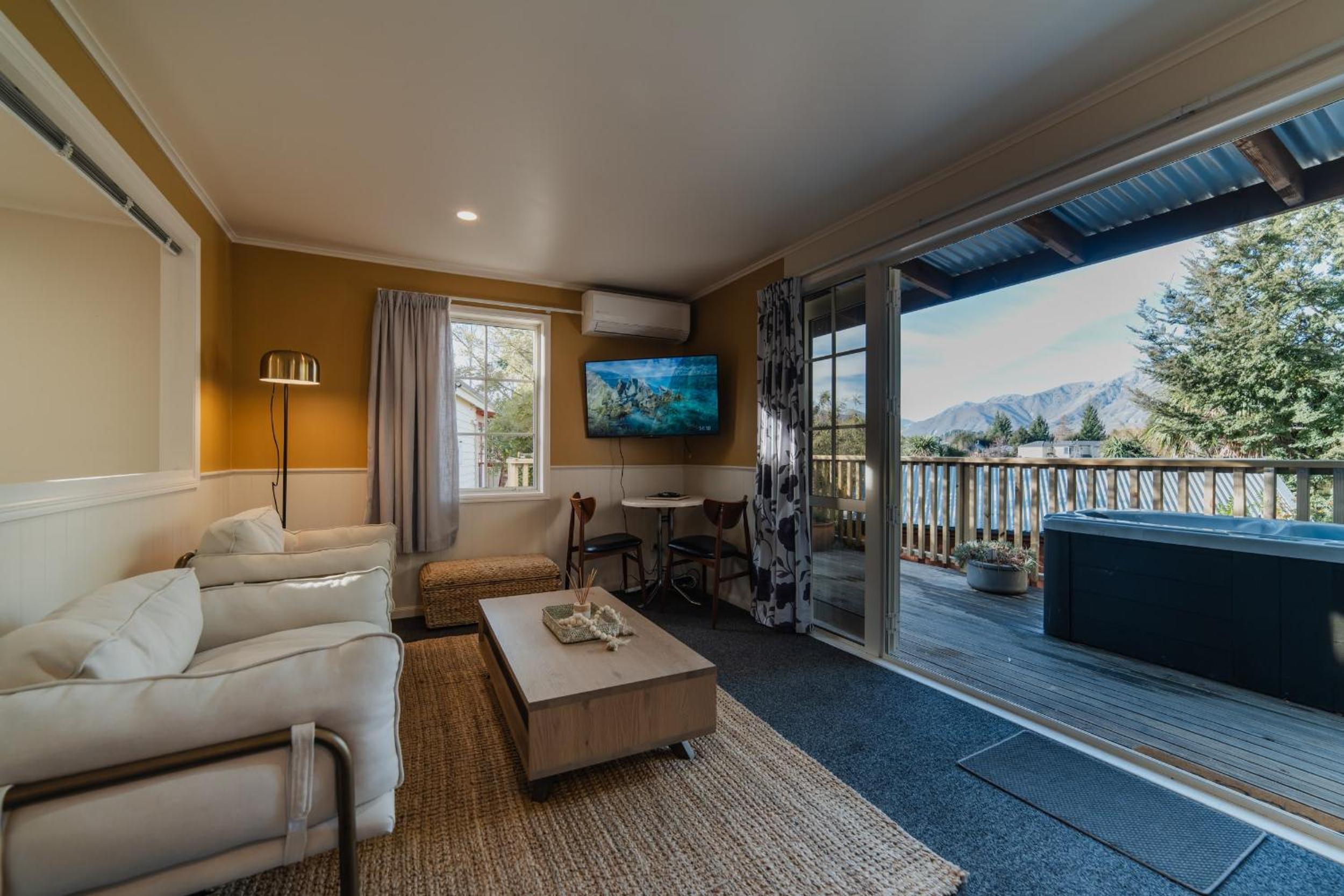 Milkyway - 1 Bedroom Cottage with Hot Tub photo 3