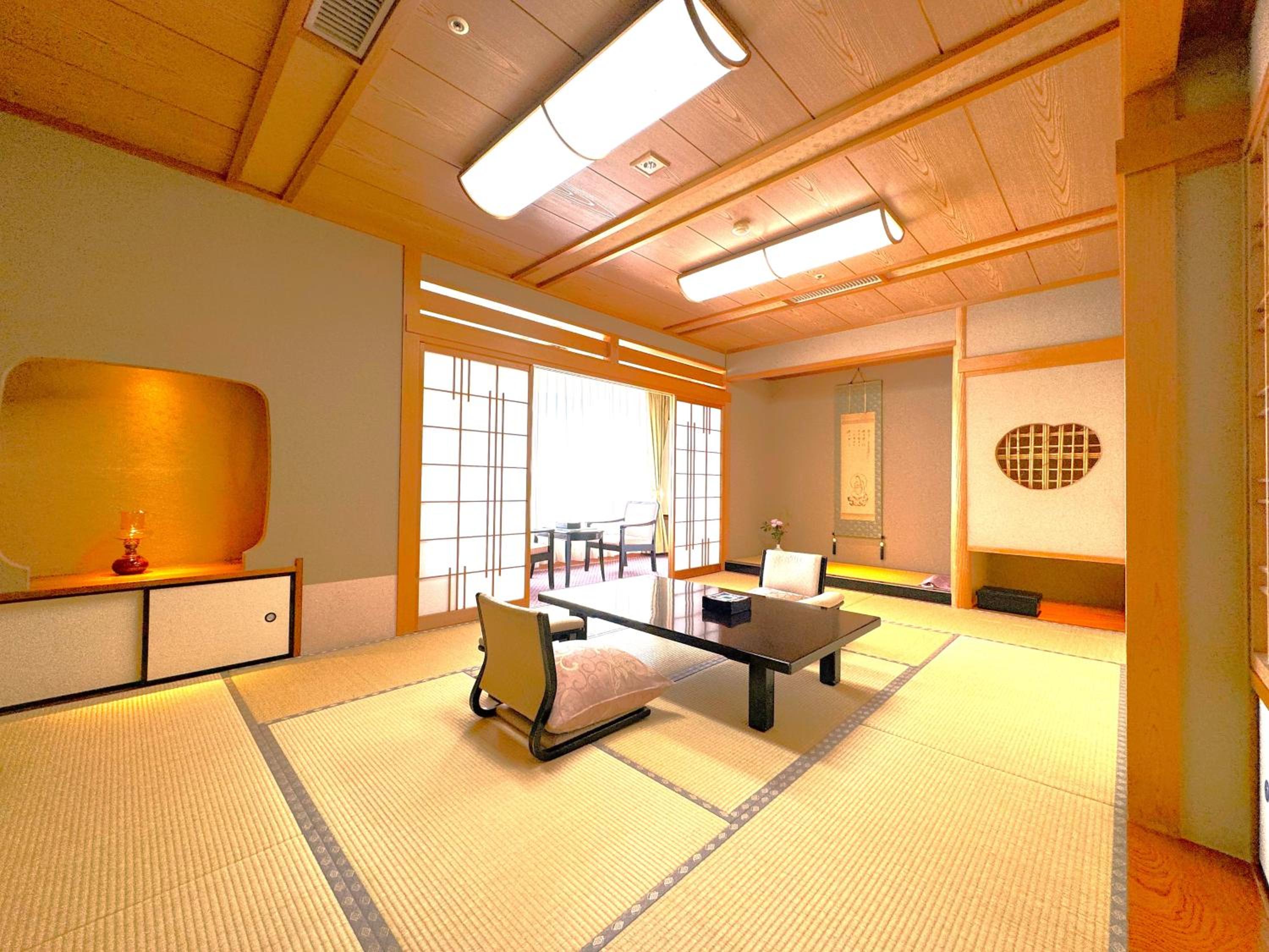 Deluxe Family Room photo 1