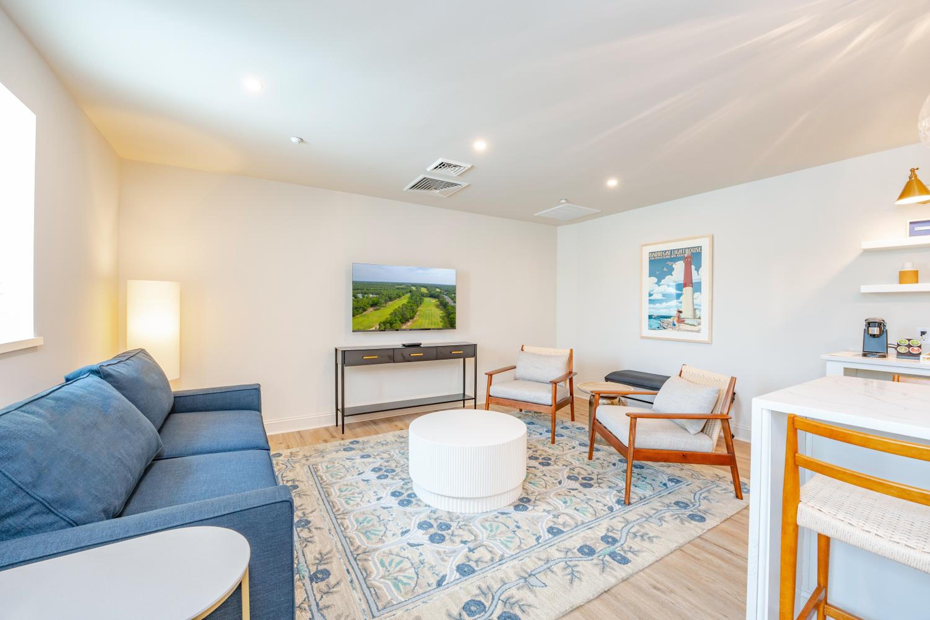 Deluxe King Suite photo 3